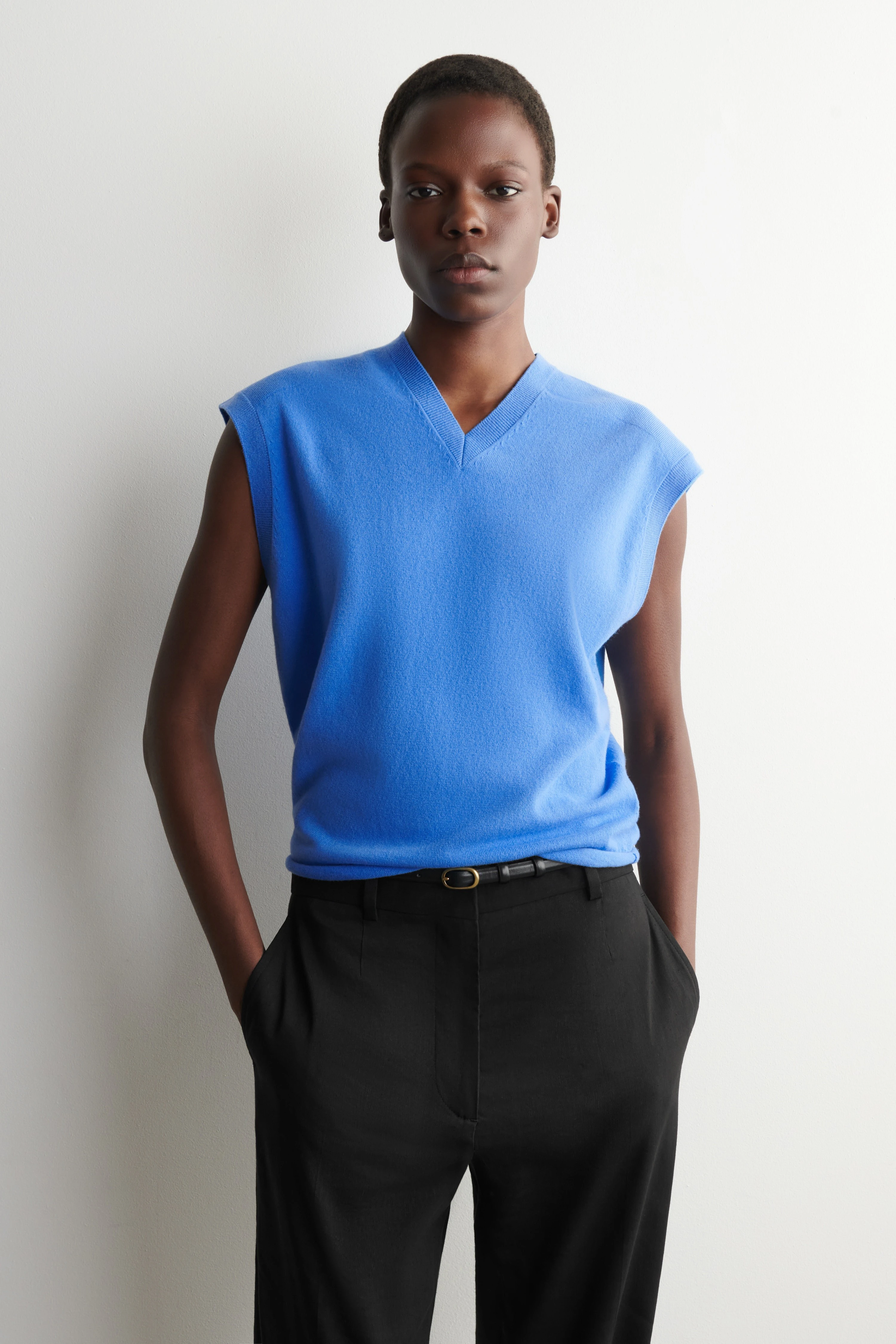 MERINO WOOL V-NECK VEST