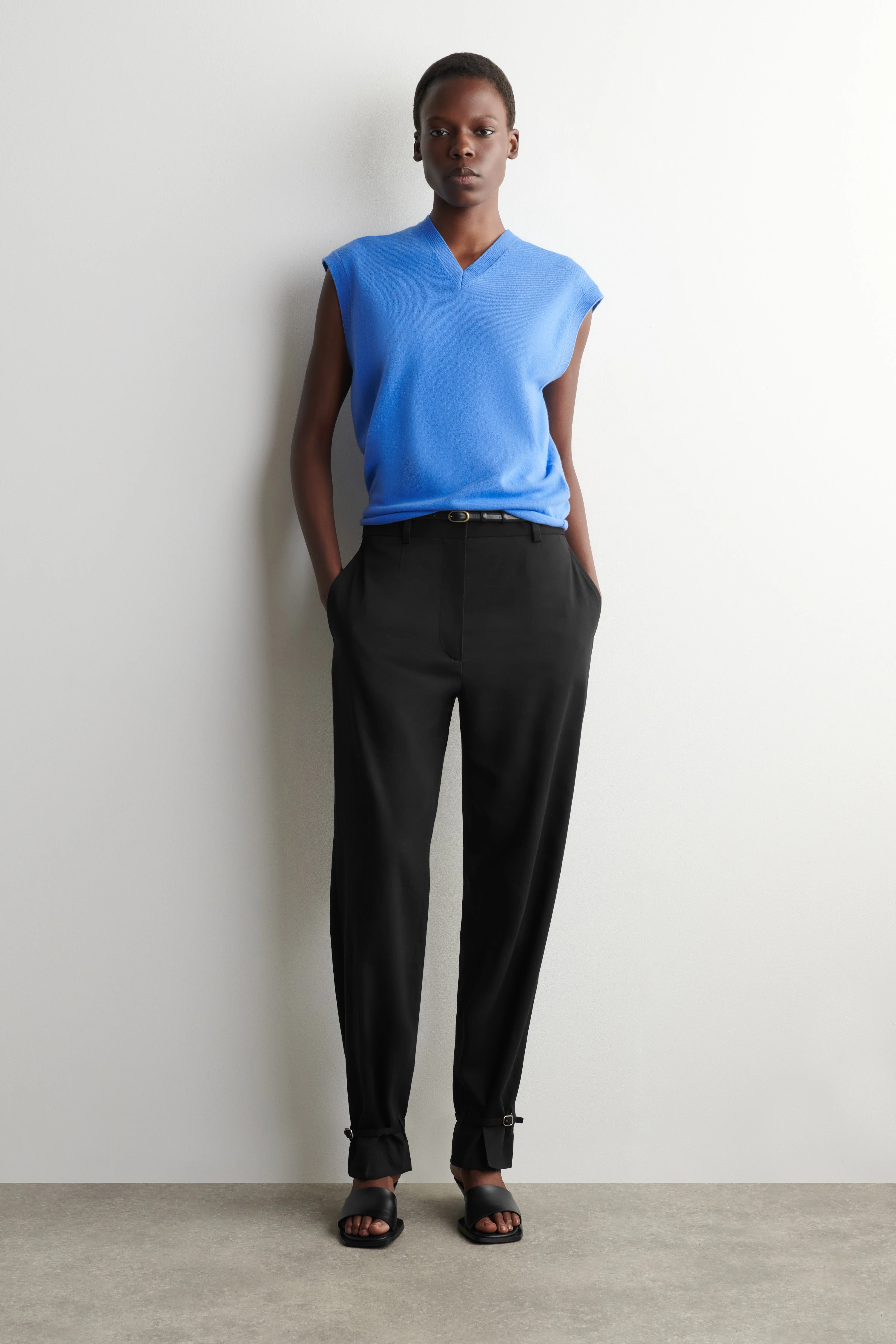 MERINO WOOL V-NECK VEST - 3
