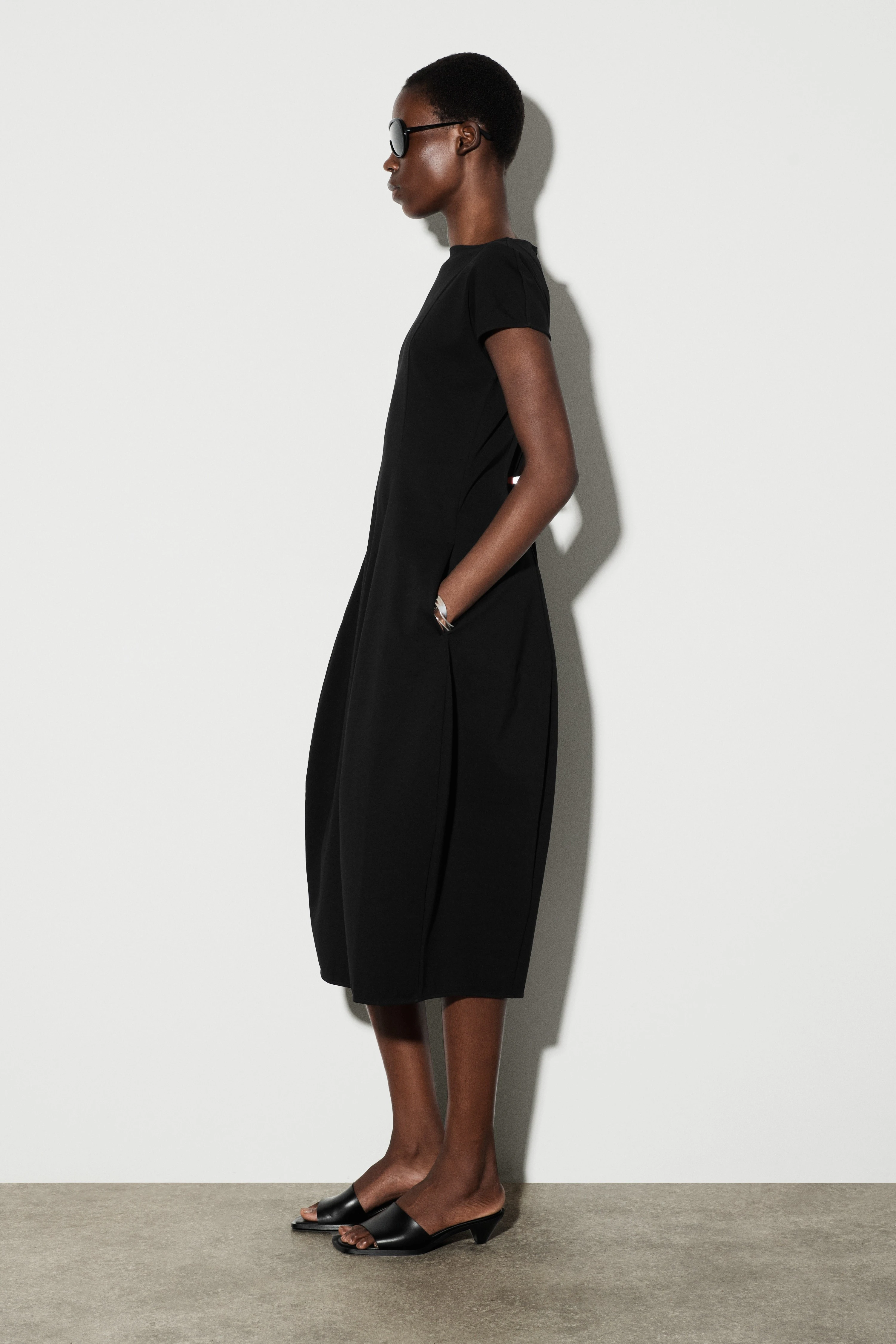 SCULPTURAL JERSEY MIDI DRESS - 4