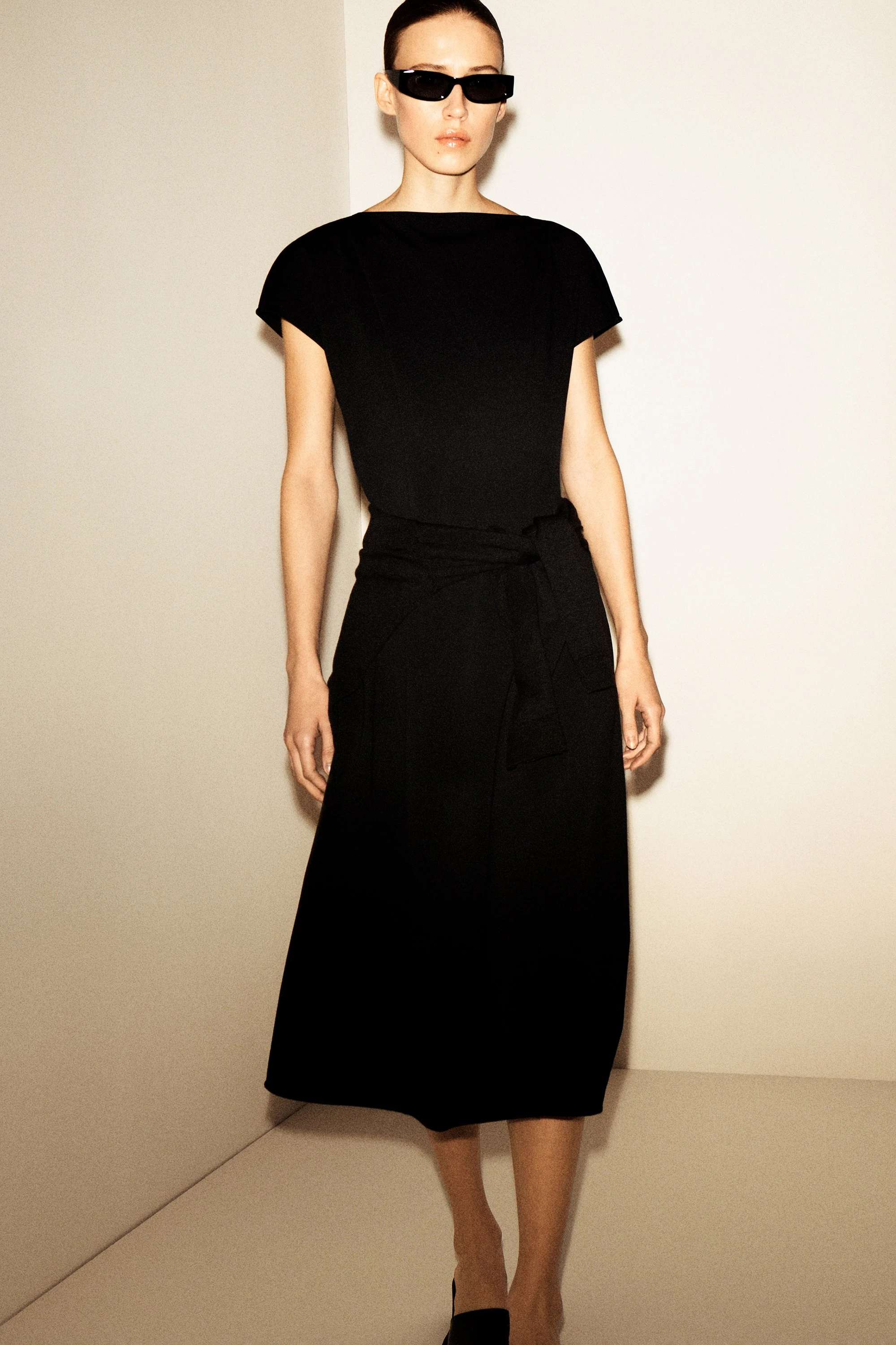 SCULPTURAL JERSEY MIDI DRESS - 7