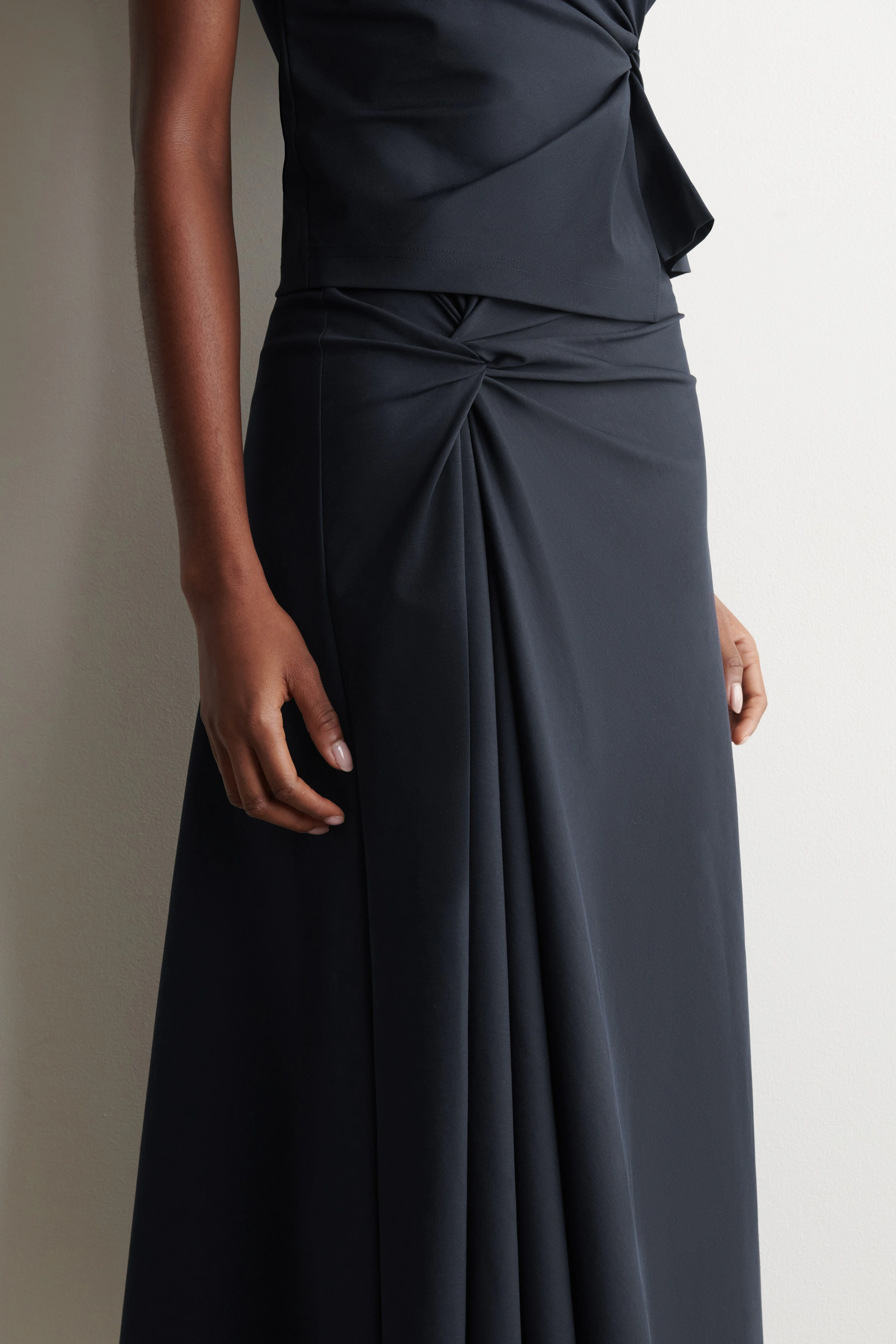 TWIST-DETAIL JERSEY MIDI SKIRT - 4