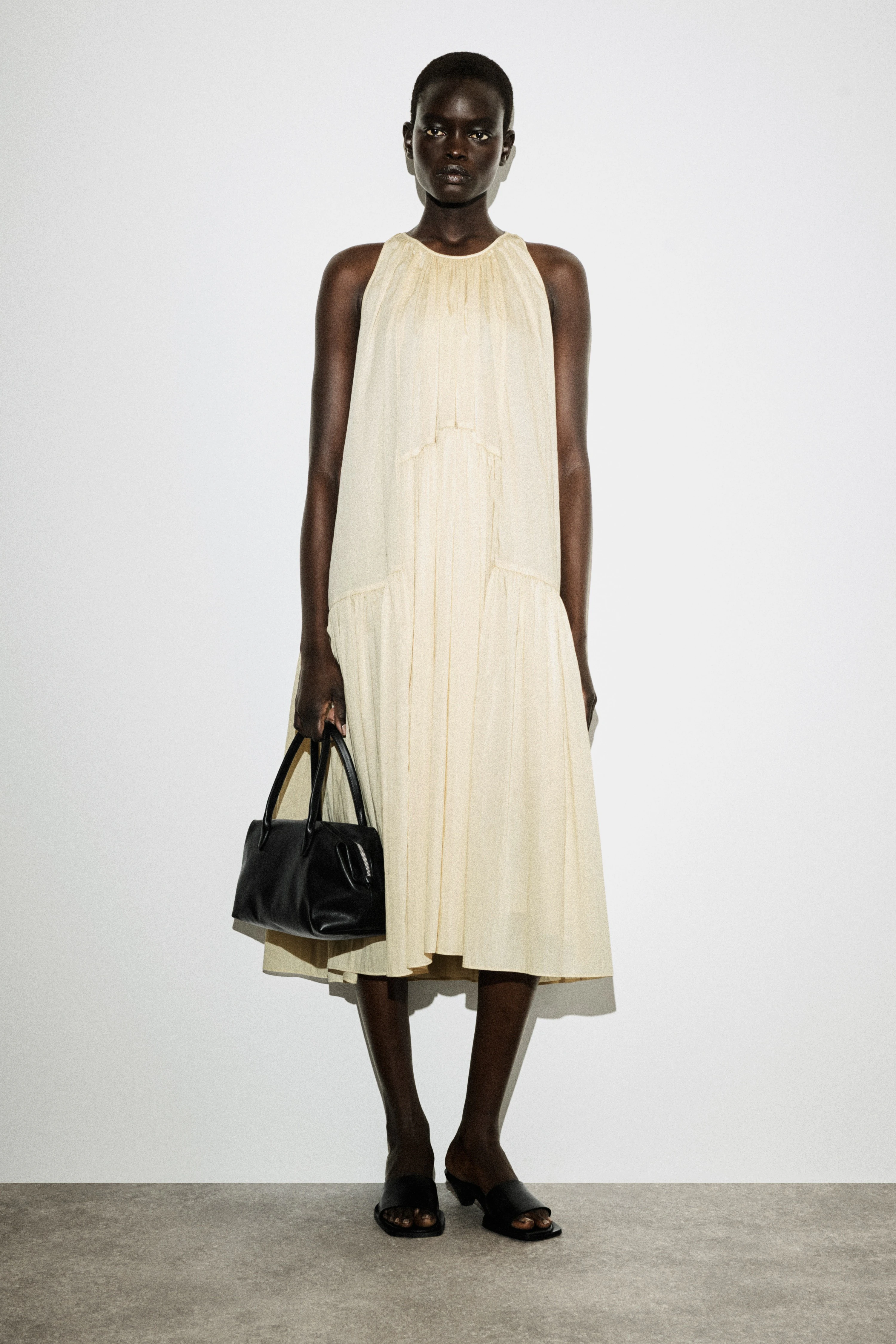 SLEEVELESS GATHERED MIDI DRESS