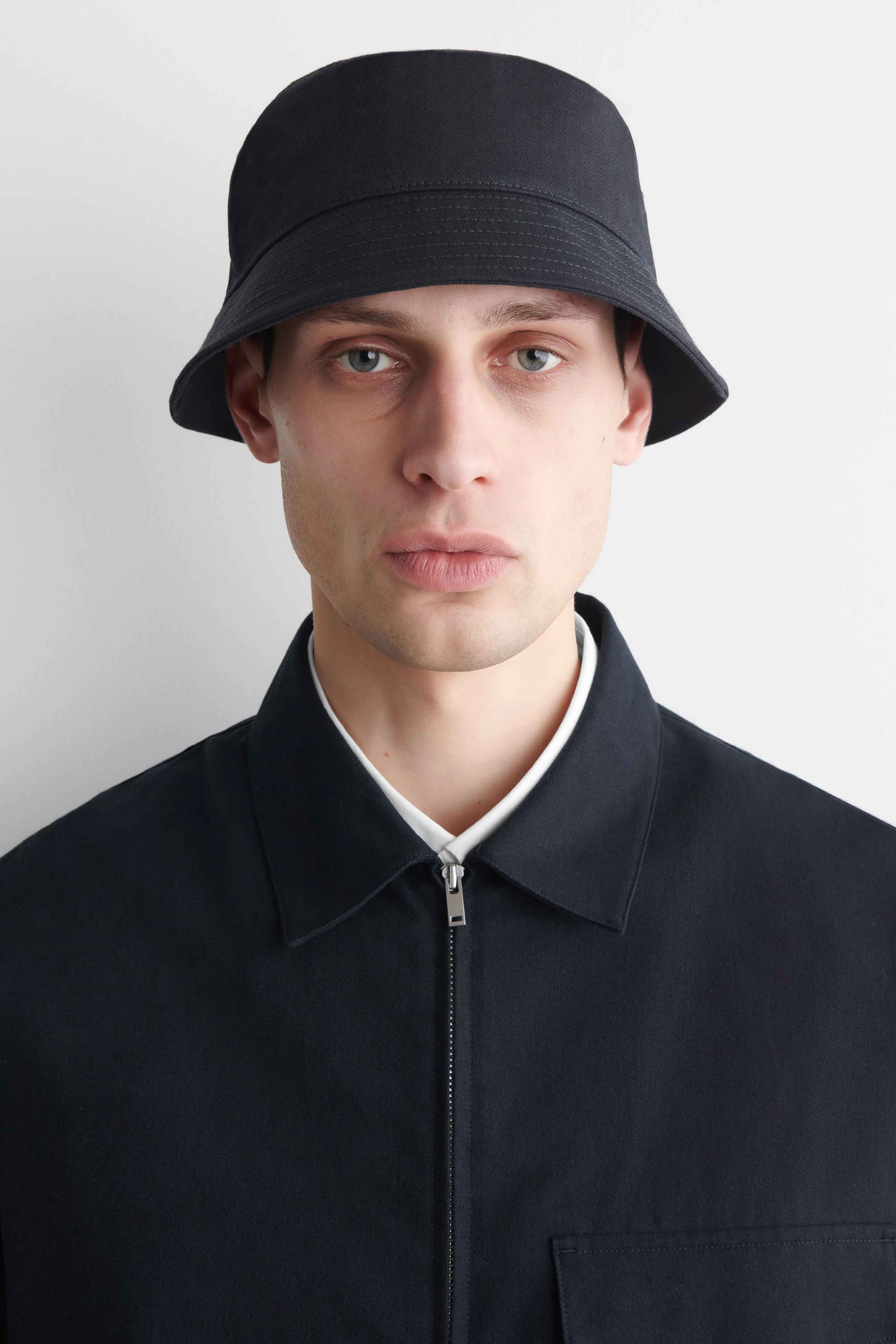 COTTON BUCKET HAT