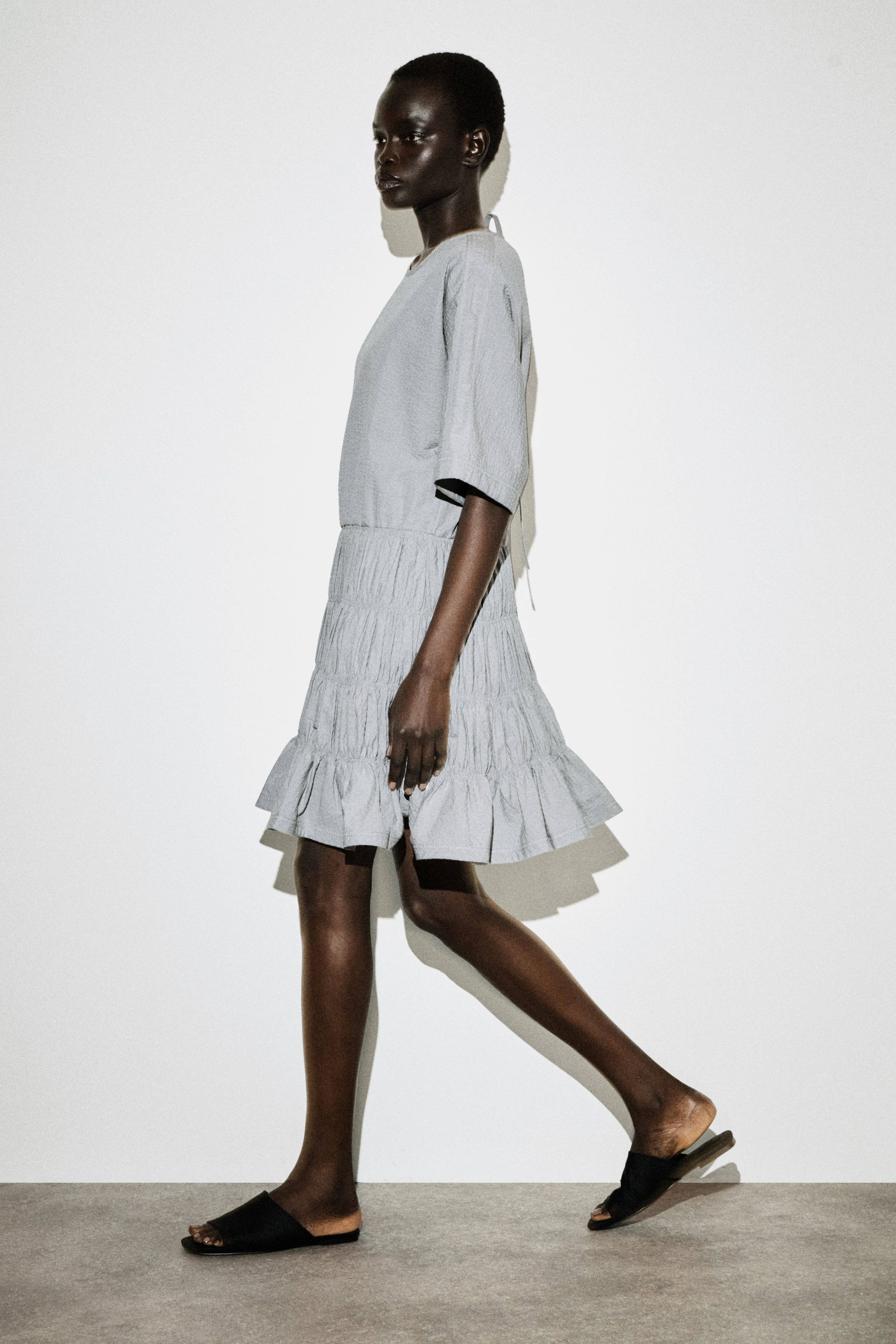 SMOCKED SEERSUCKER MINI DRESS - 4