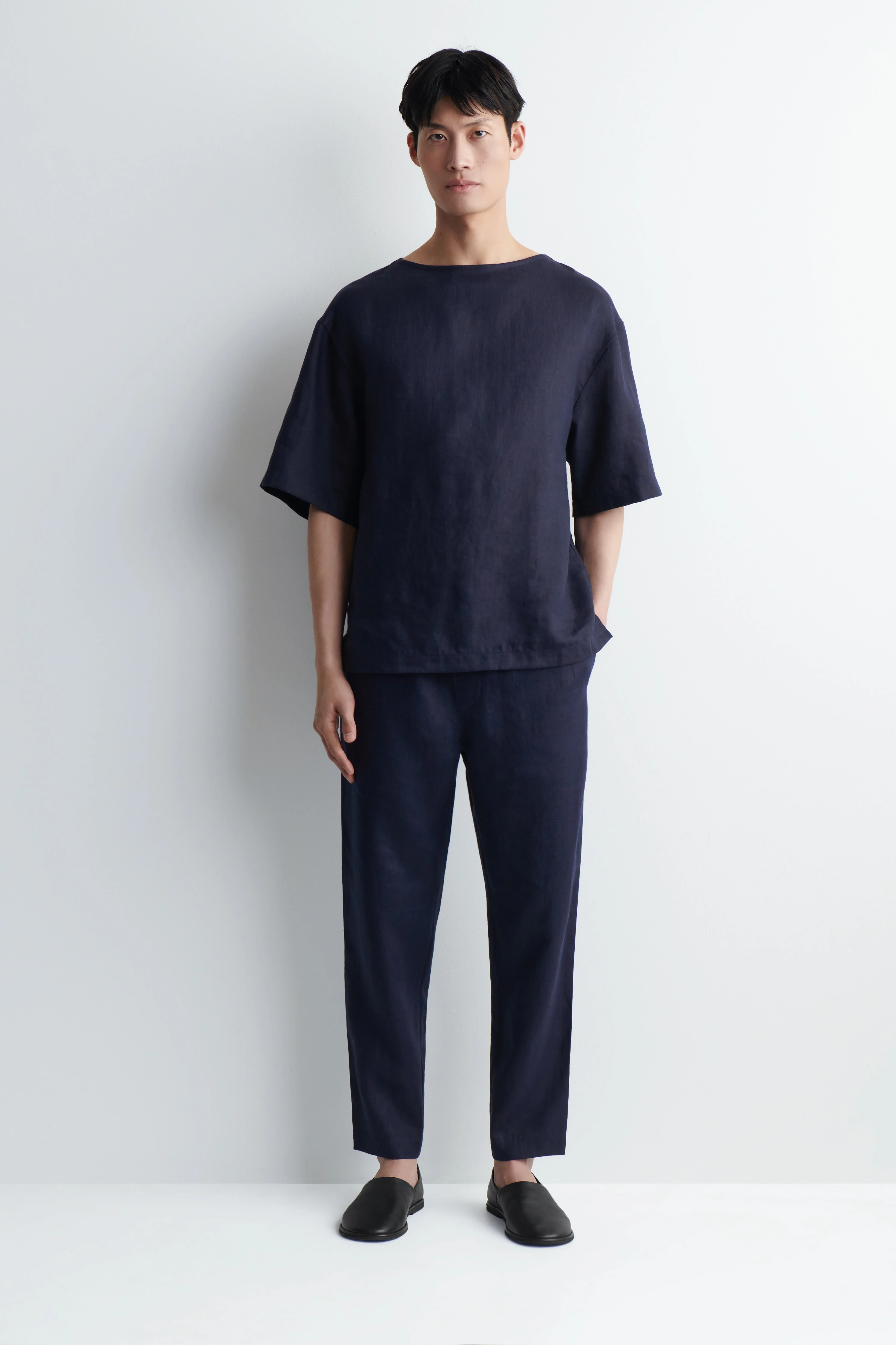 ELASTICATED LINEN REGULAR-FIT TAPERED TROUSERS - 1