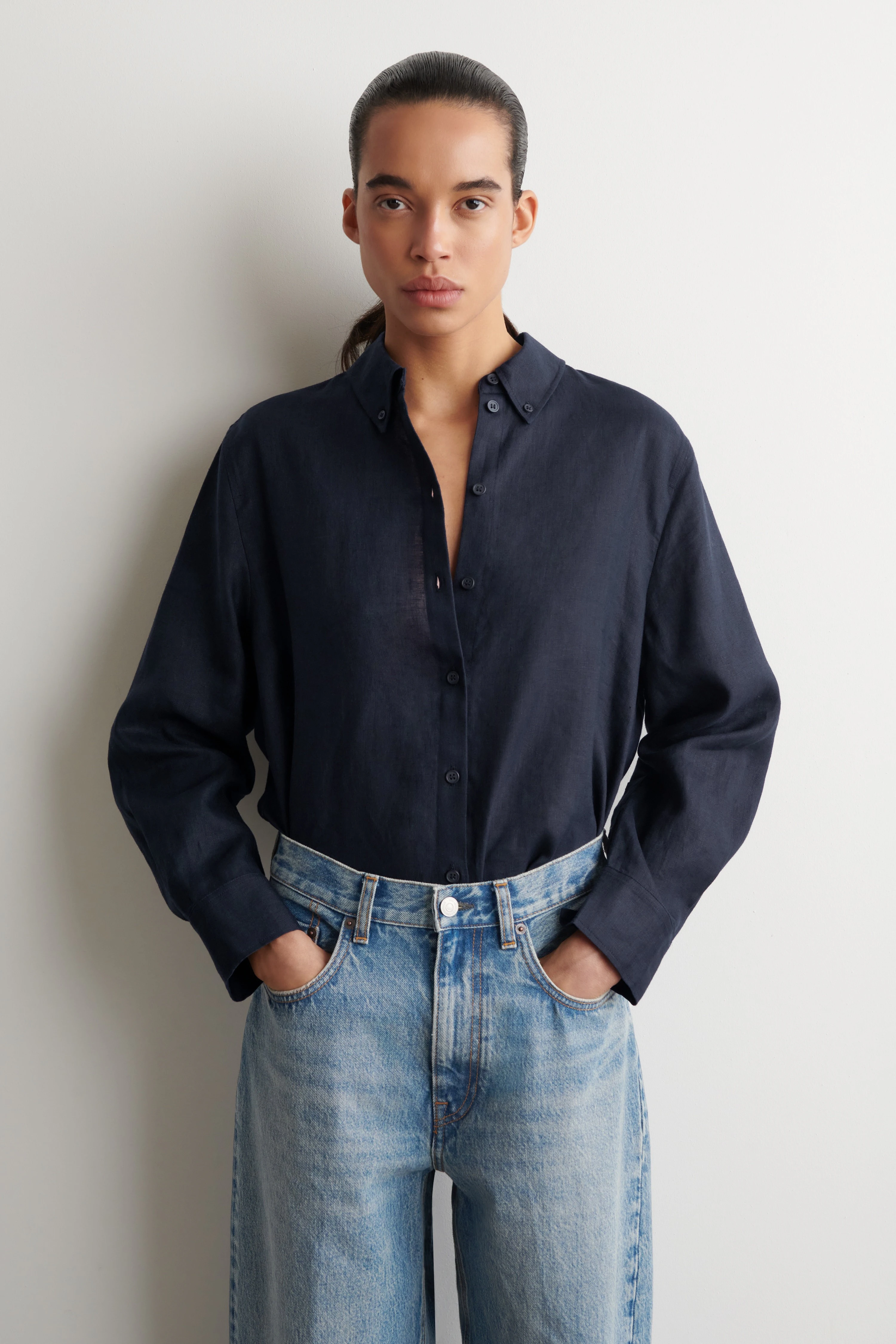 CURVED-HEM LINEN SHIRT