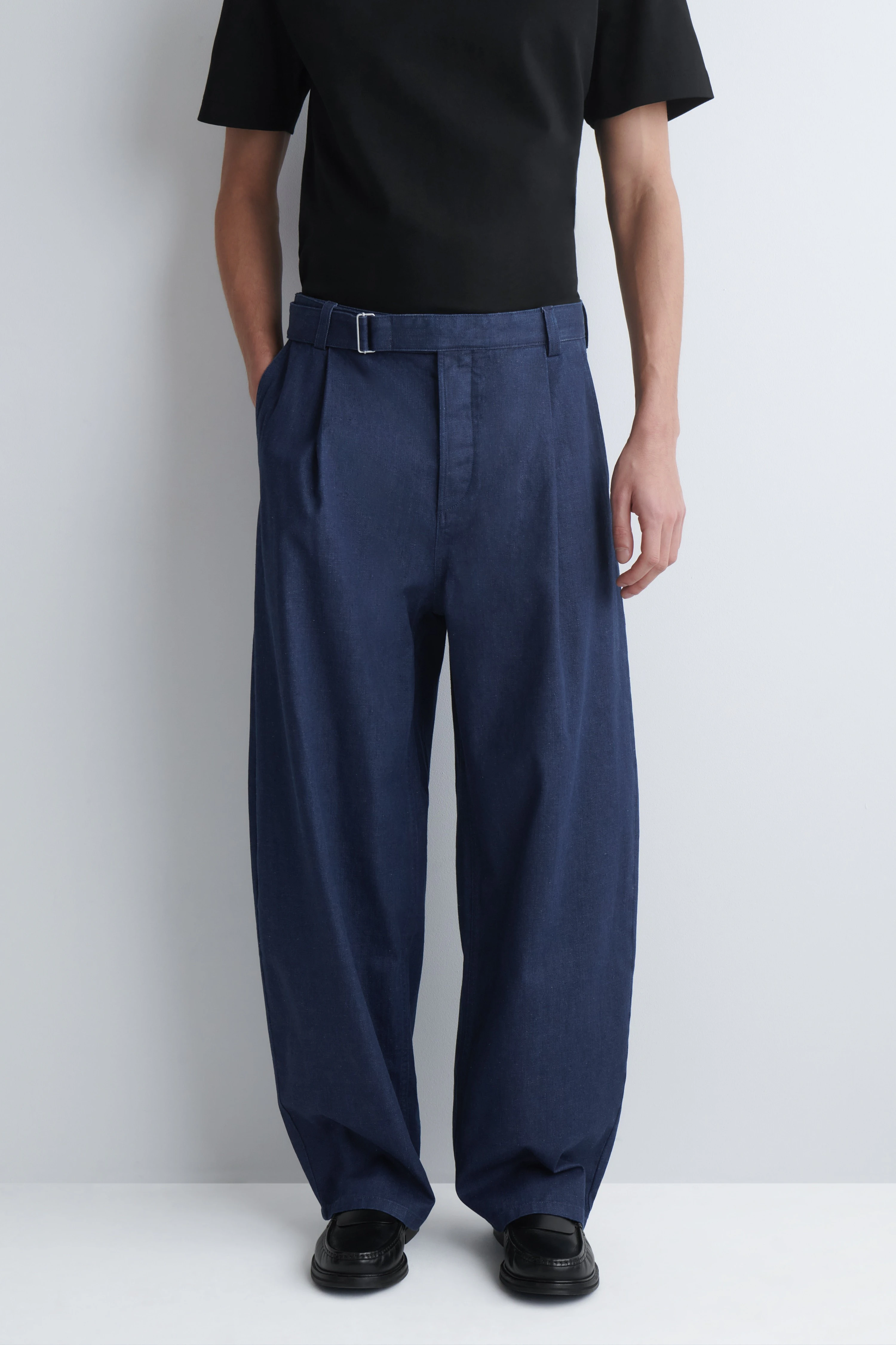 BELTED DENIM RELAXED-FIT BARREL-LEG TROUSERS - 3