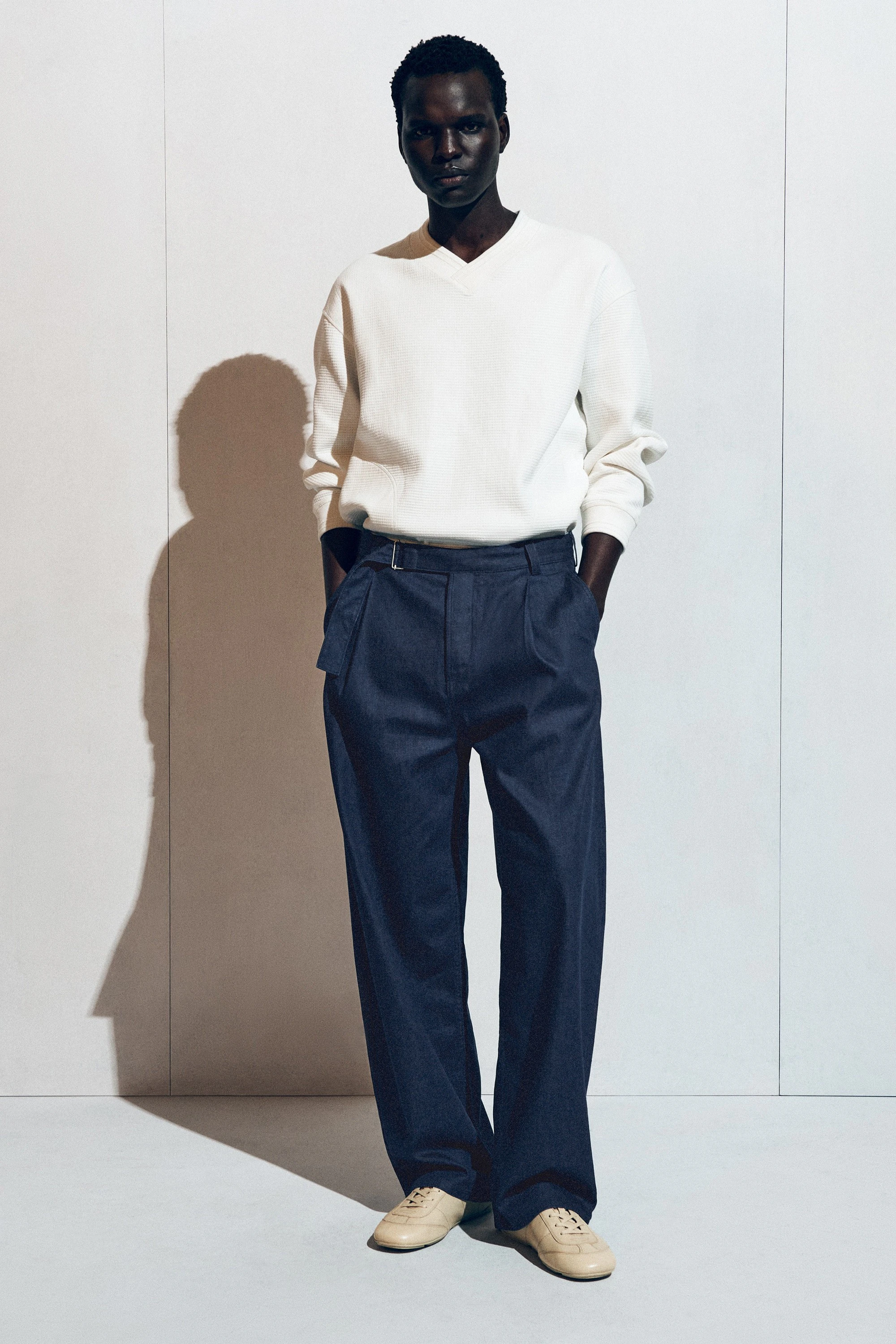 BELTED DENIM RELAXED-FIT BARREL-LEG TROUSERS - 8