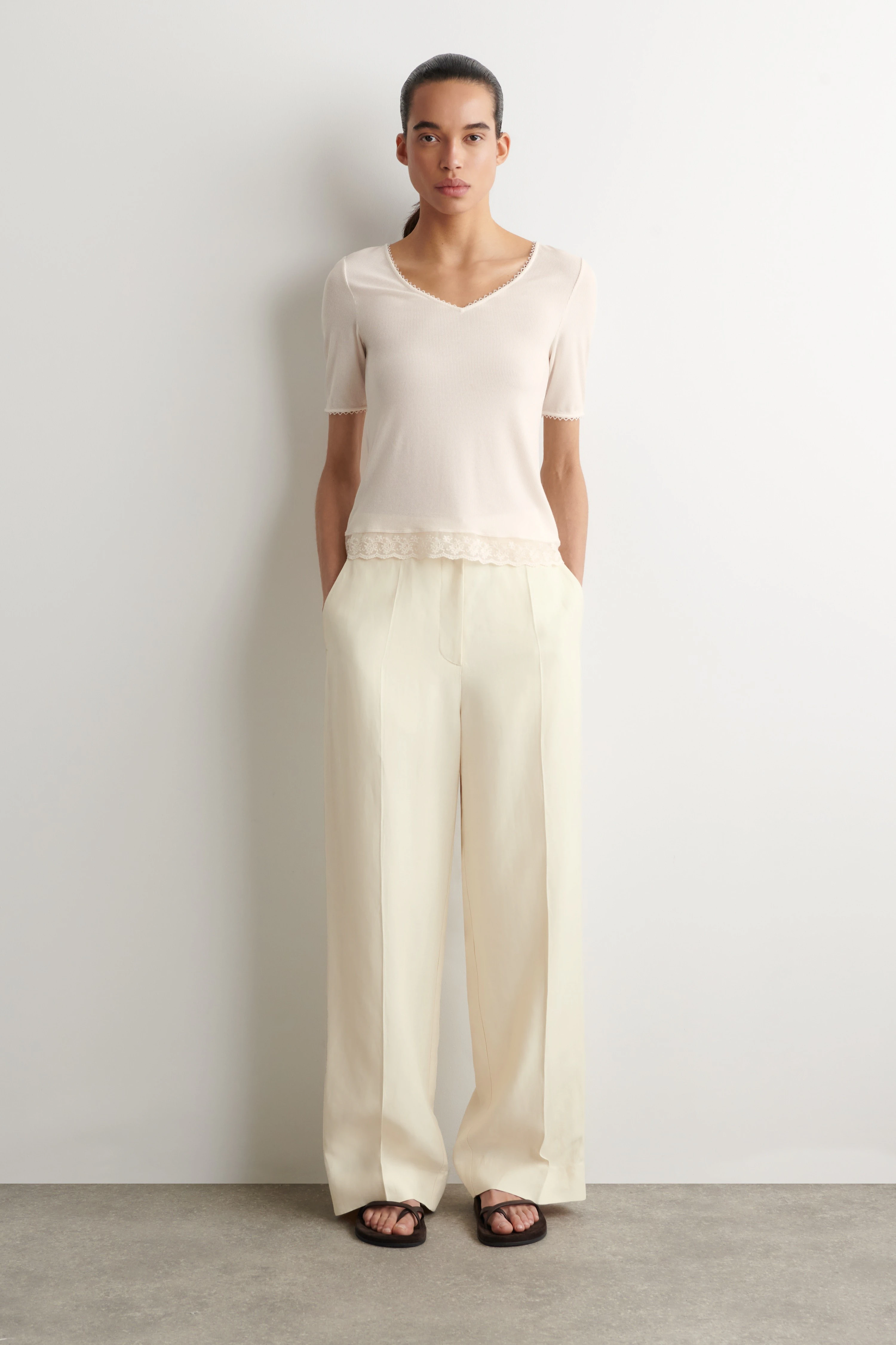 LACE-TRIMMED RIBBED V-NECK T-SHIRT - 5