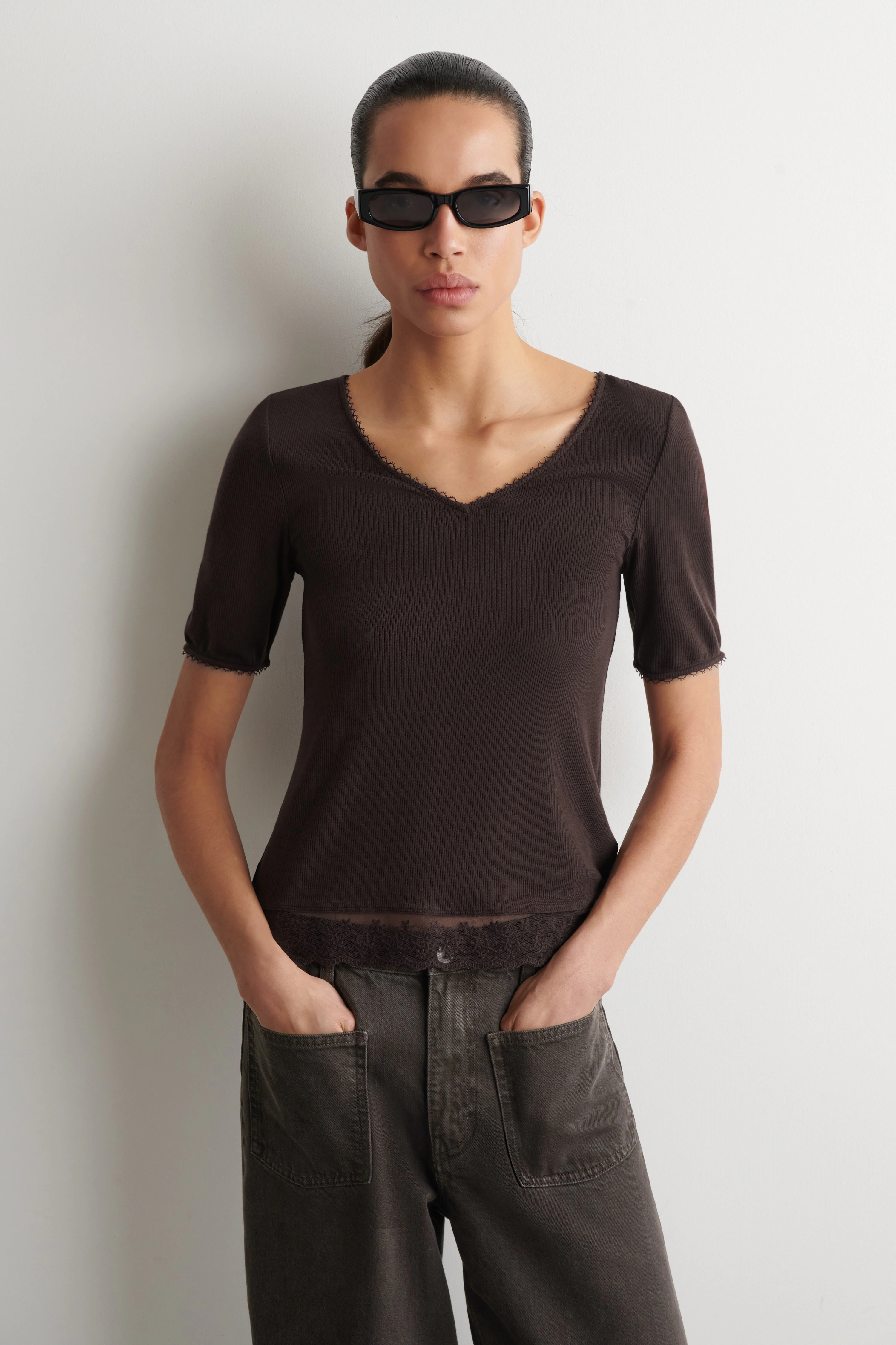 LACE-TRIMMED RIBBED V-NECK T-SHIRT - 1