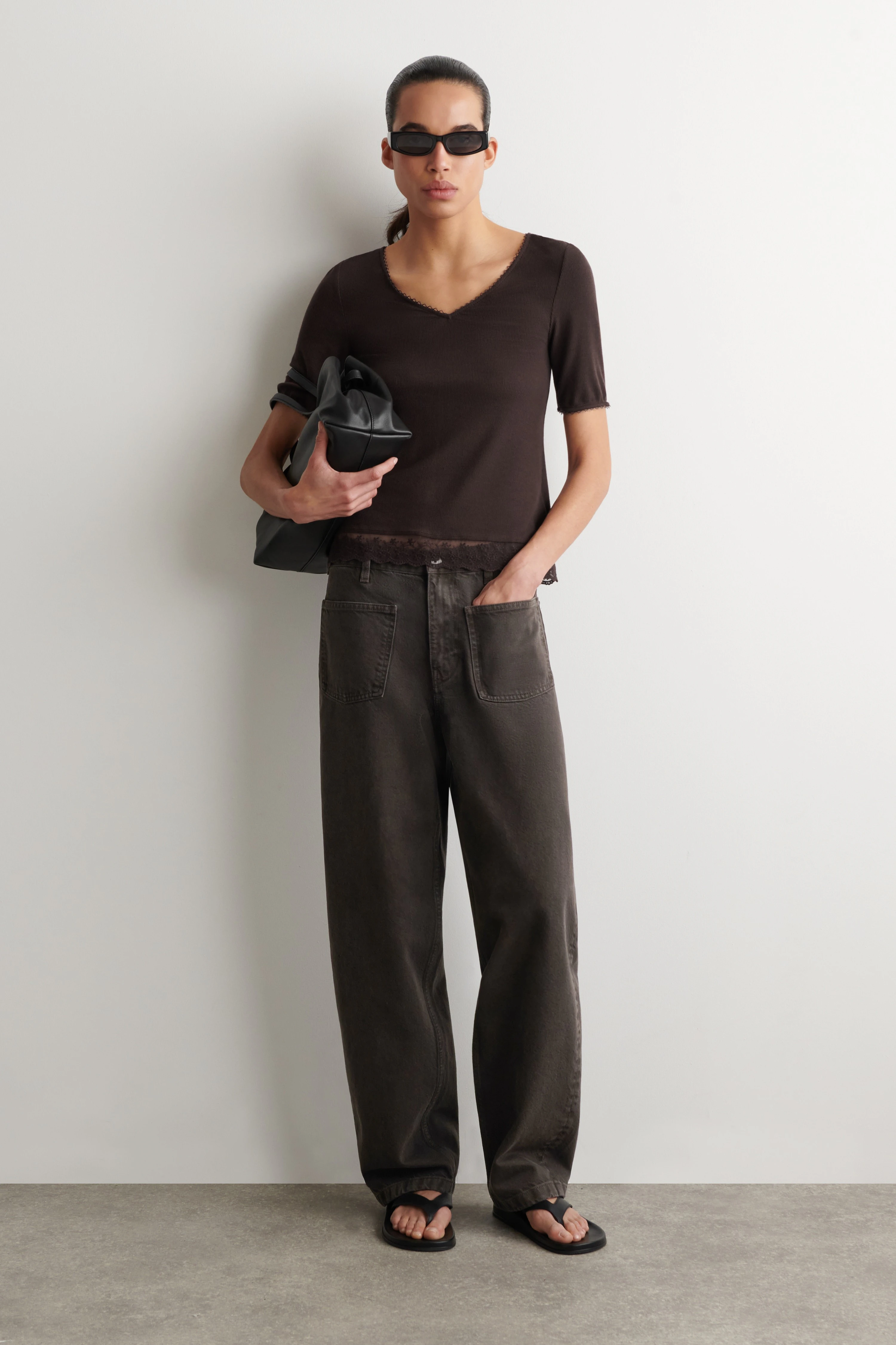 LACE-TRIMMED RIBBED V-NECK T-SHIRT - 4
