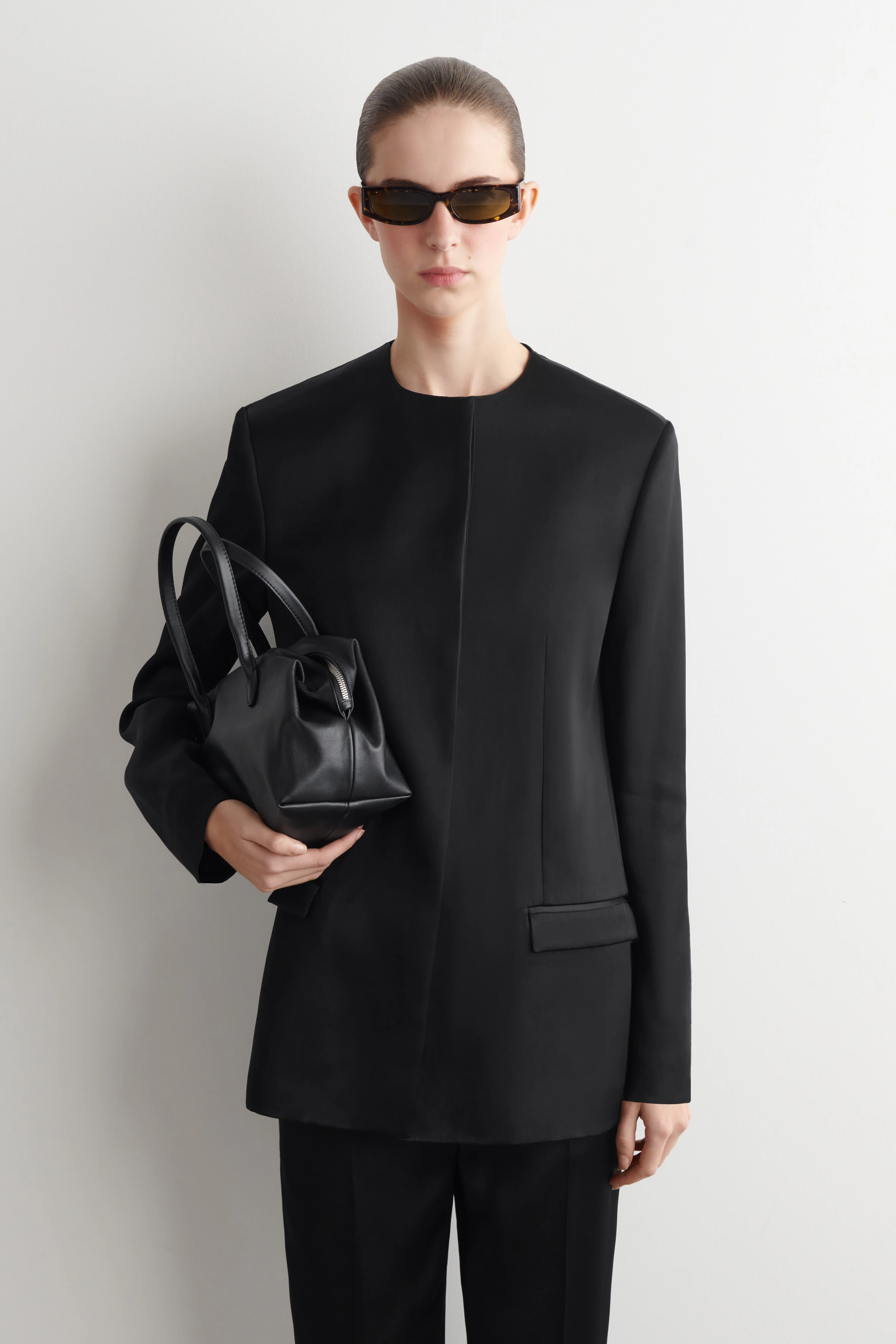 STRUCTURED COLLARLESS SATIN BLAZER - 3