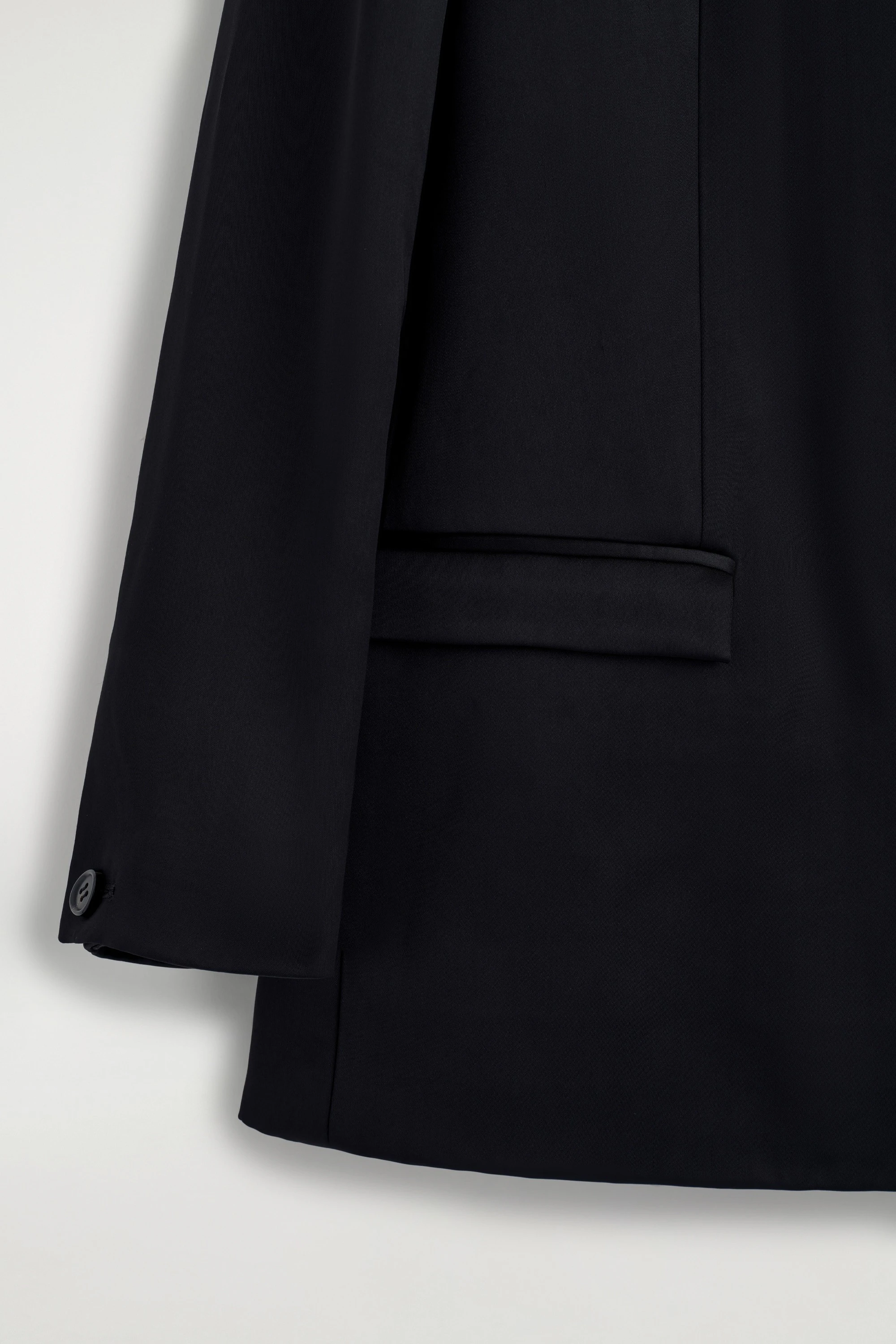 STRUCTURED COLLARLESS SATIN BLAZER - 7