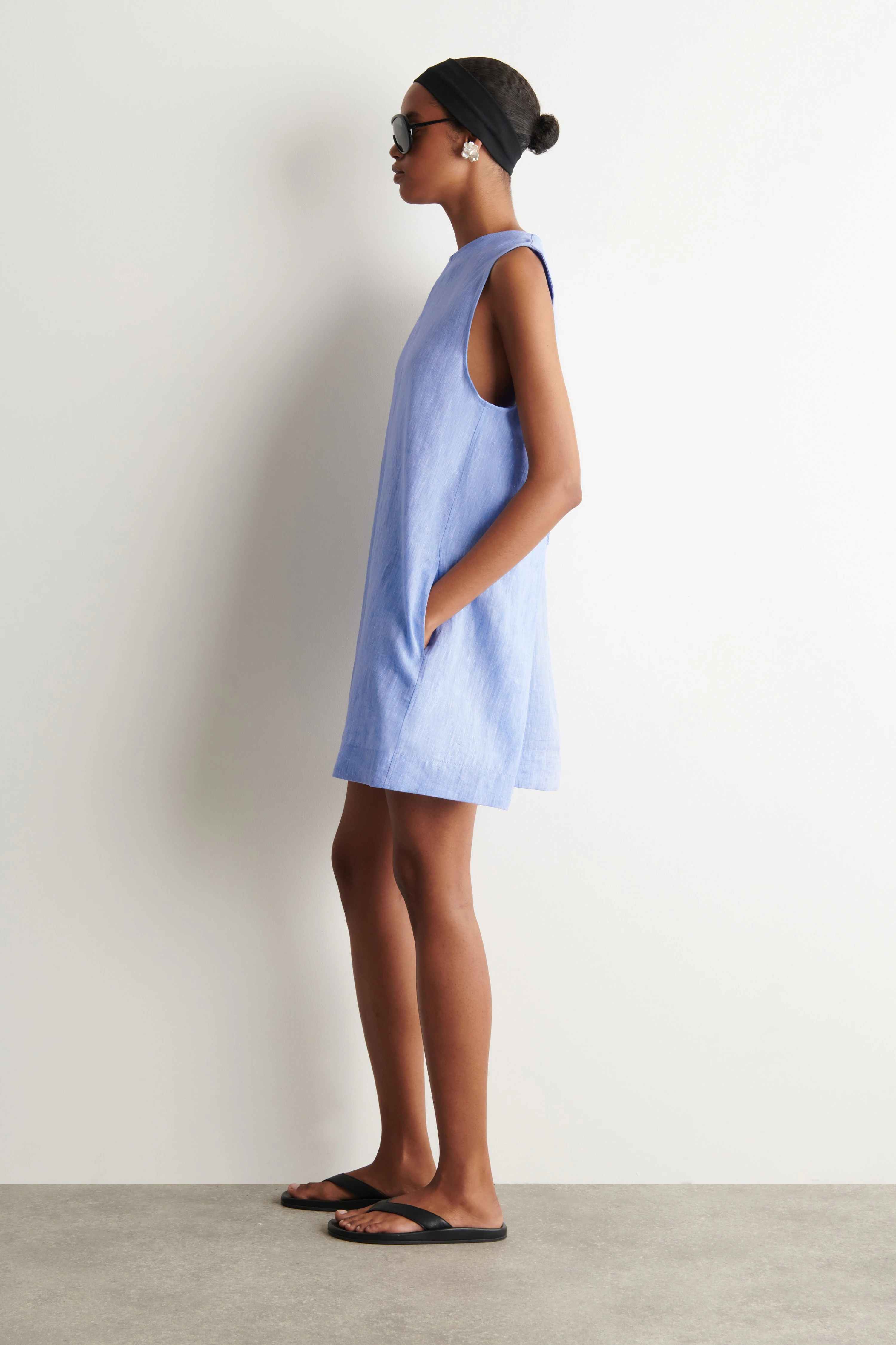 V-NECK OPEN-BACK LINEN MINI DRESS - 3