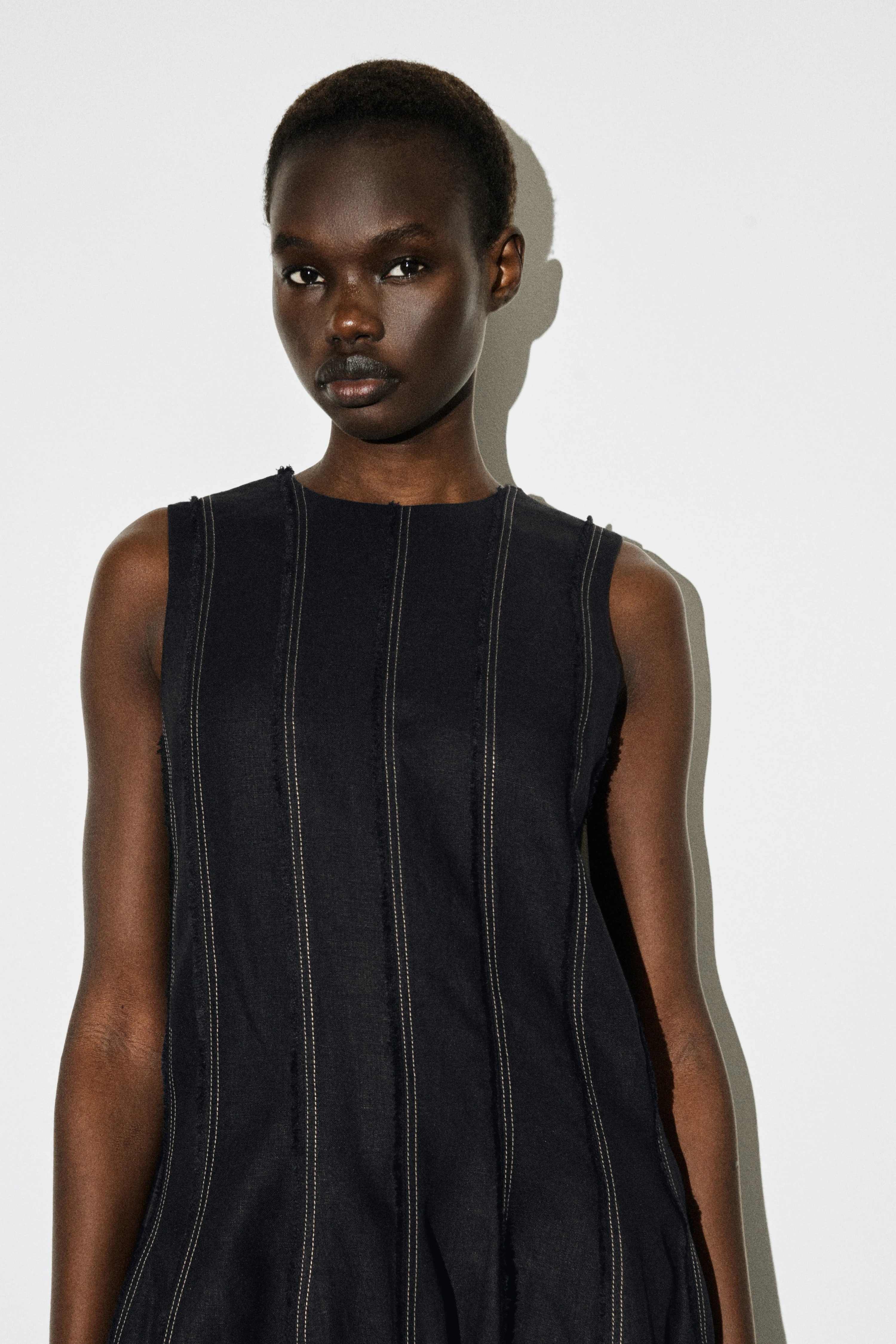 SCULPTED PLEATED MINI DRESS - 4