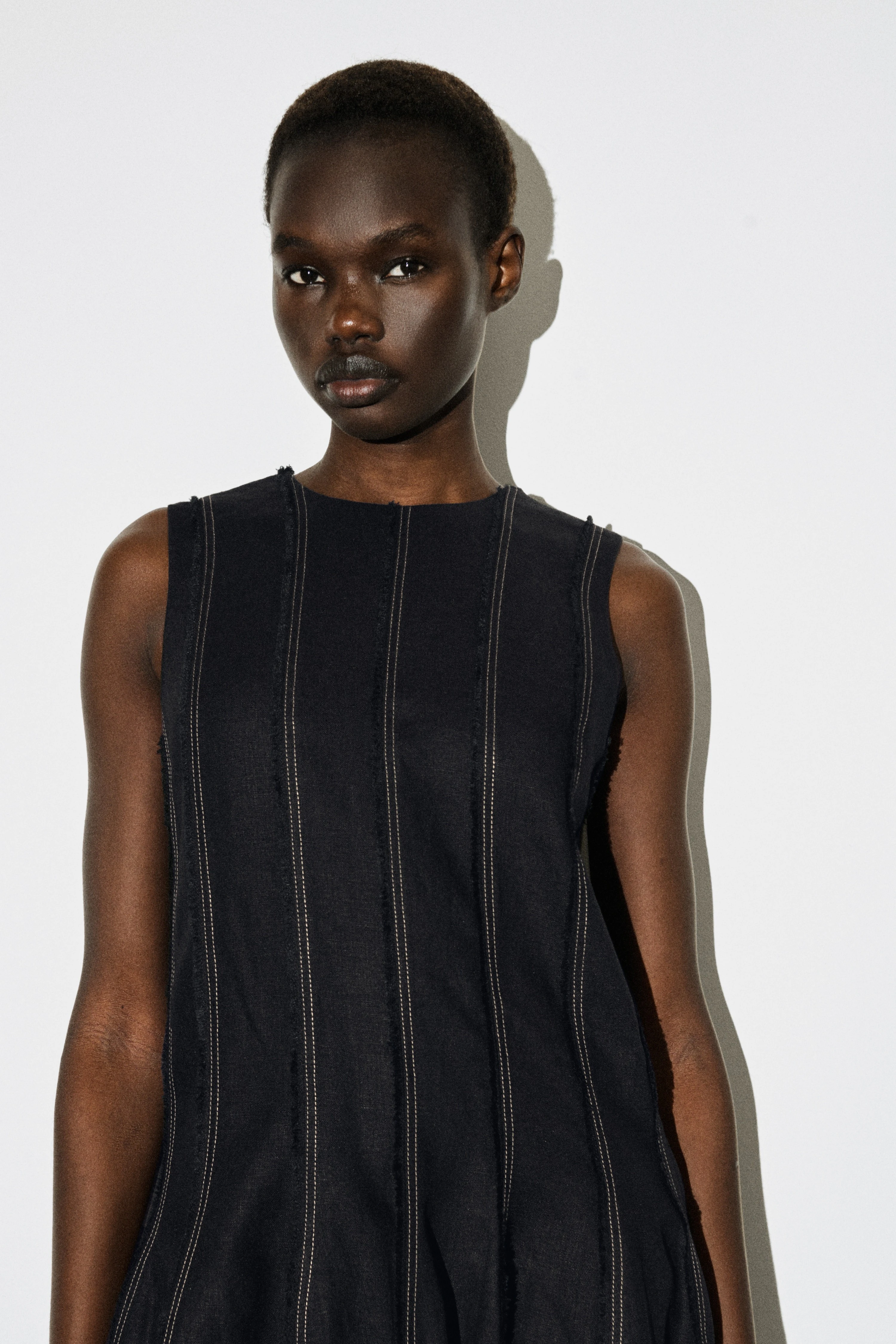 SCULPTED PLEATED MINI DRESS - 4