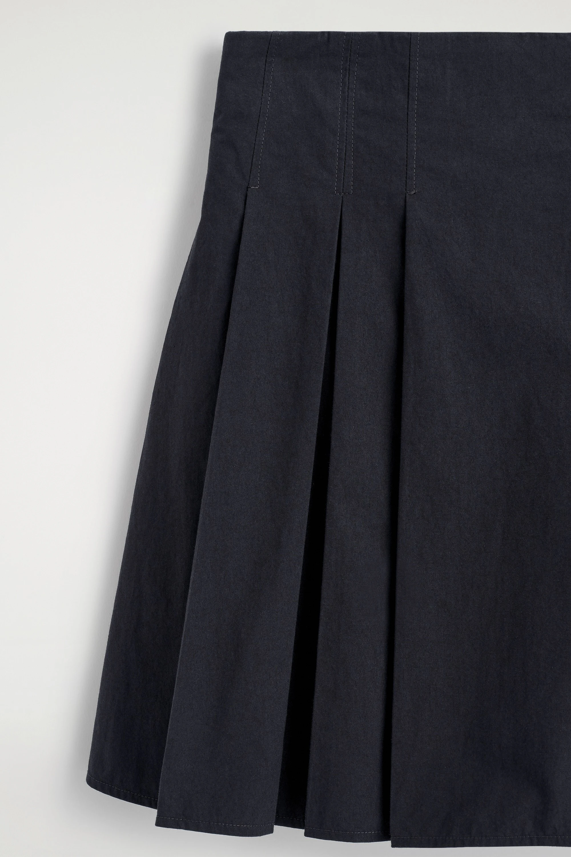PLEATED COTTON SHORTS - 7