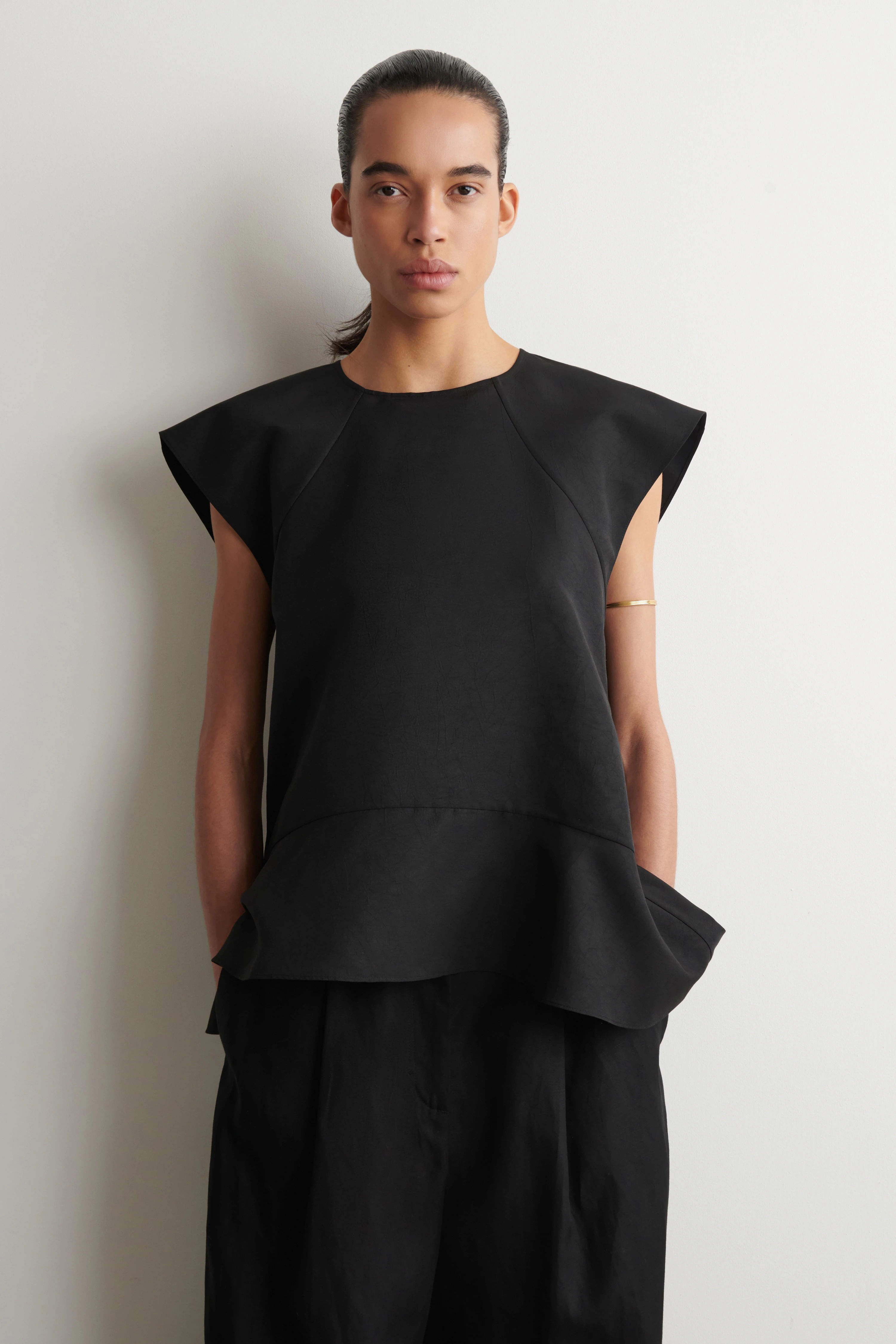FLARED CAP-SLEEVE TOP
