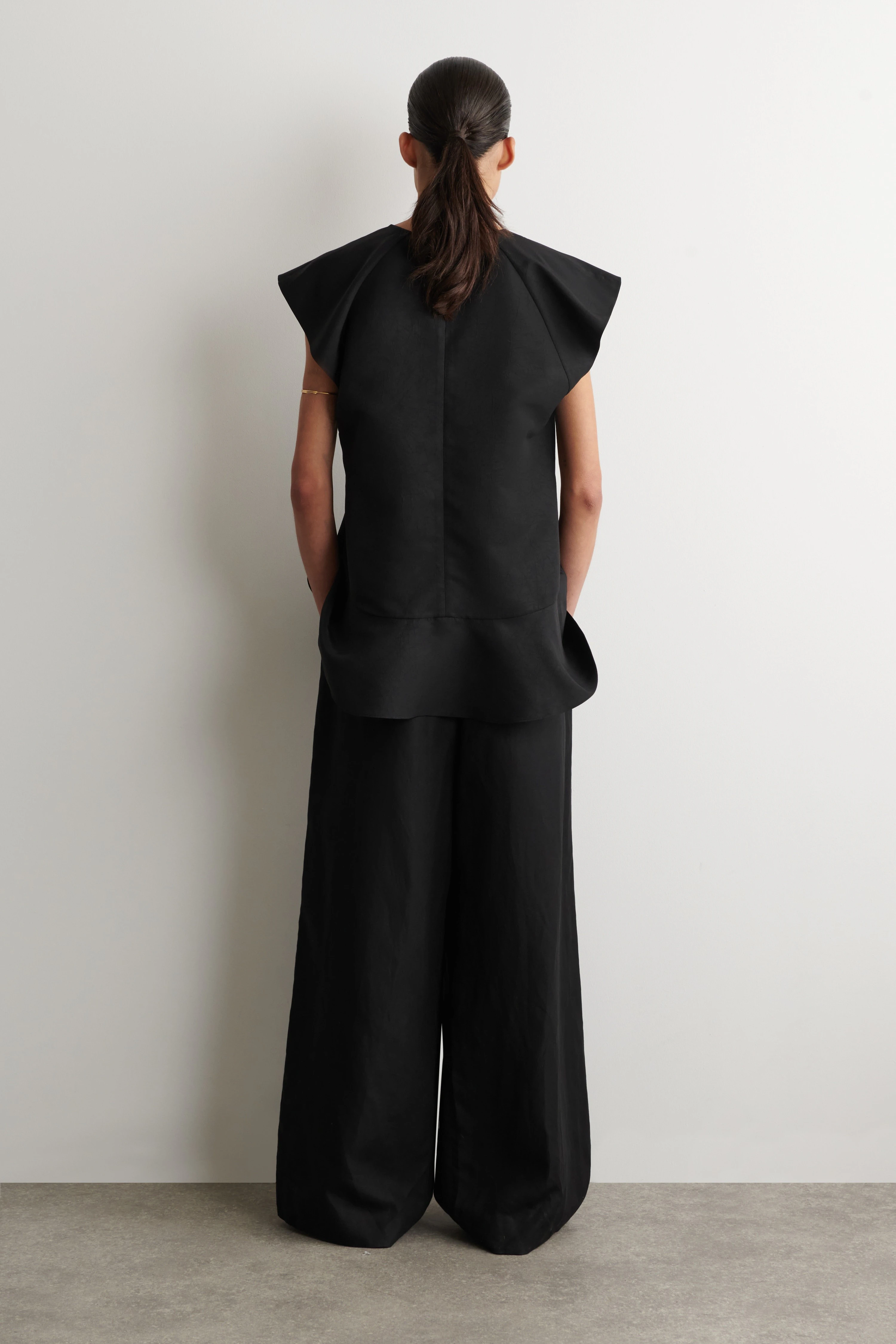 FLARED CAP-SLEEVE TOP
