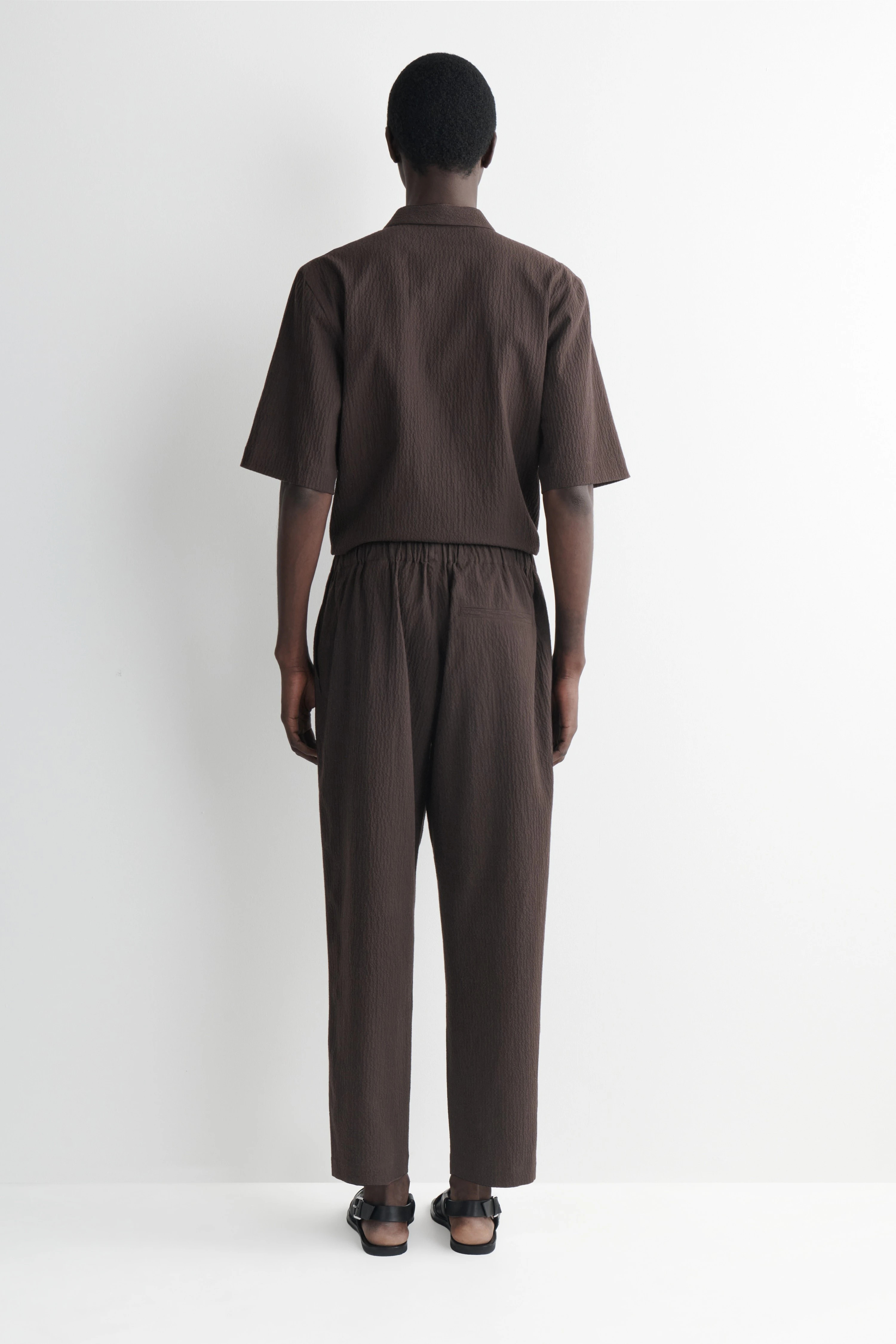SEERSUCKER REGULAR-FIT TAPERED TROUSERS - 2