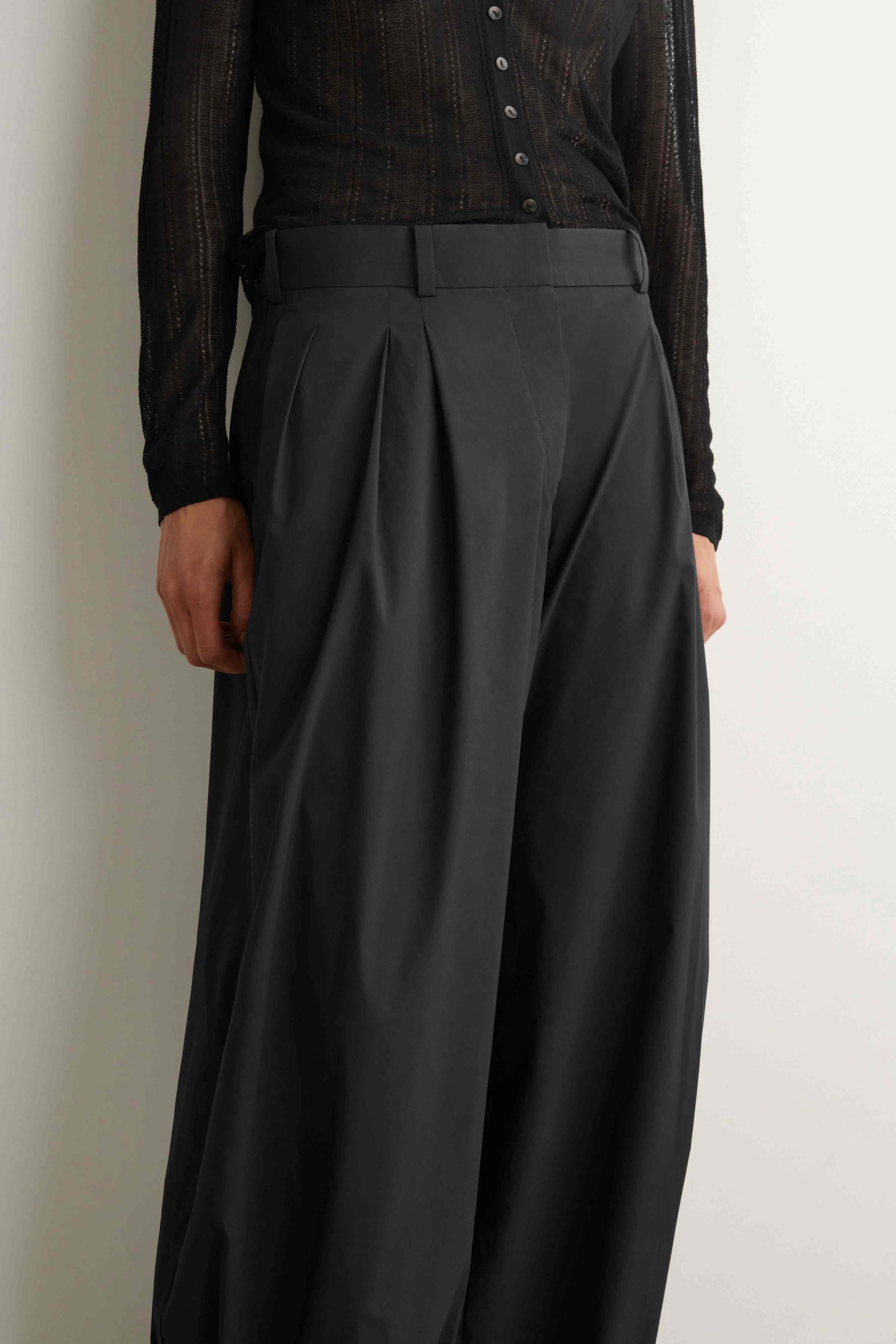 PLEATED COTTON-BLEND BALLOON TROUSERS
