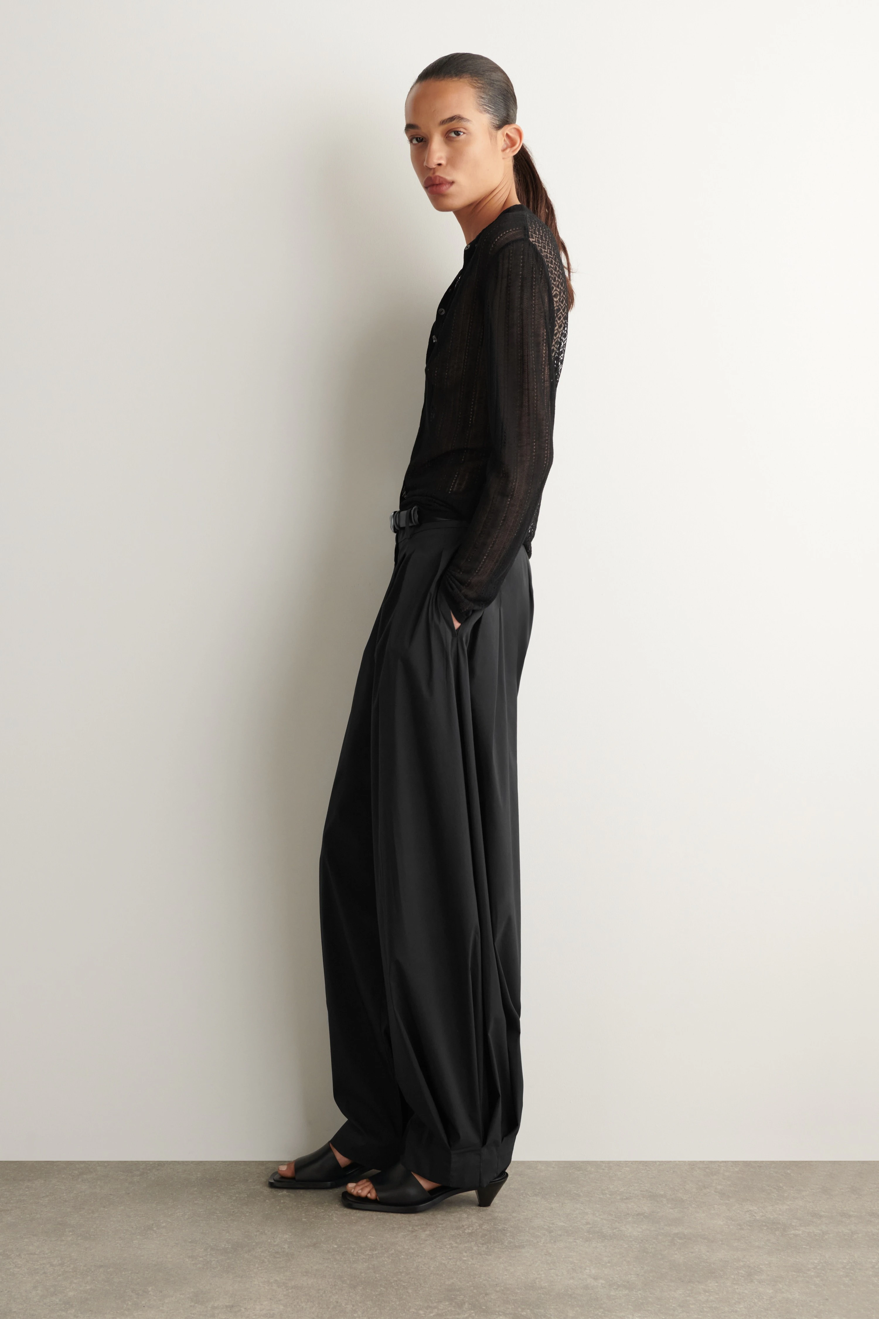 PLEATED COTTON-BLEND BALLOON TROUSERS - 4