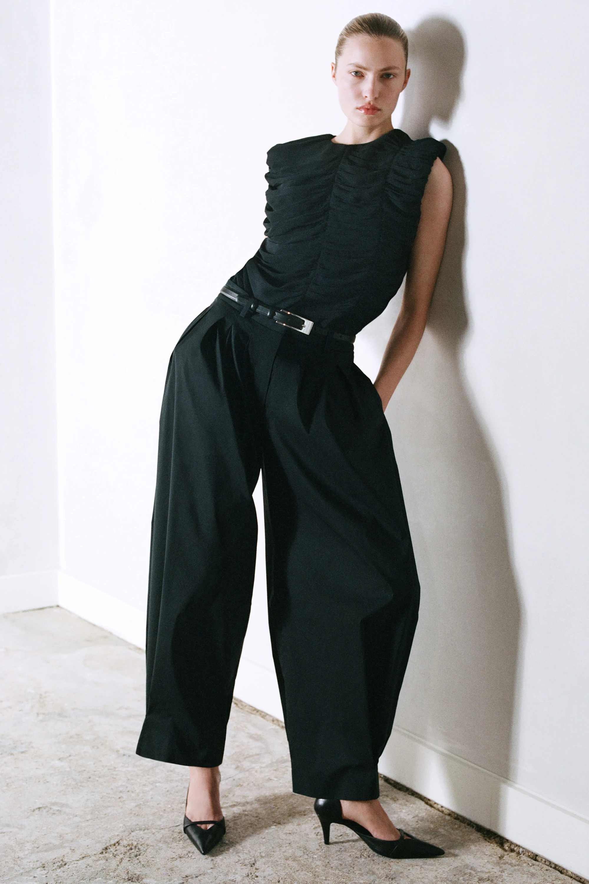 PLEATED COTTON-BLEND BALLOON TROUSERS