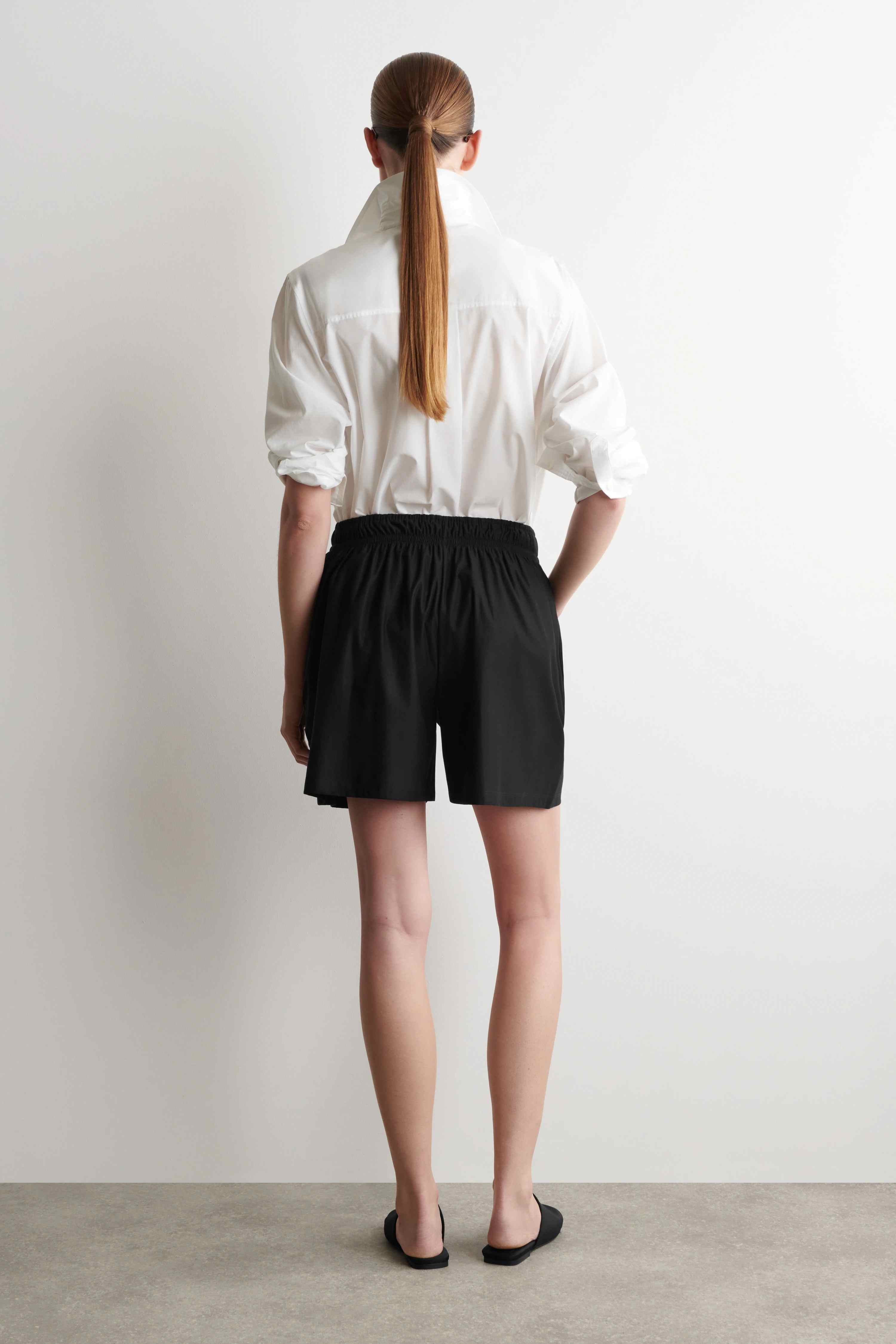 RUCHED-WAIST SHORTS - 2