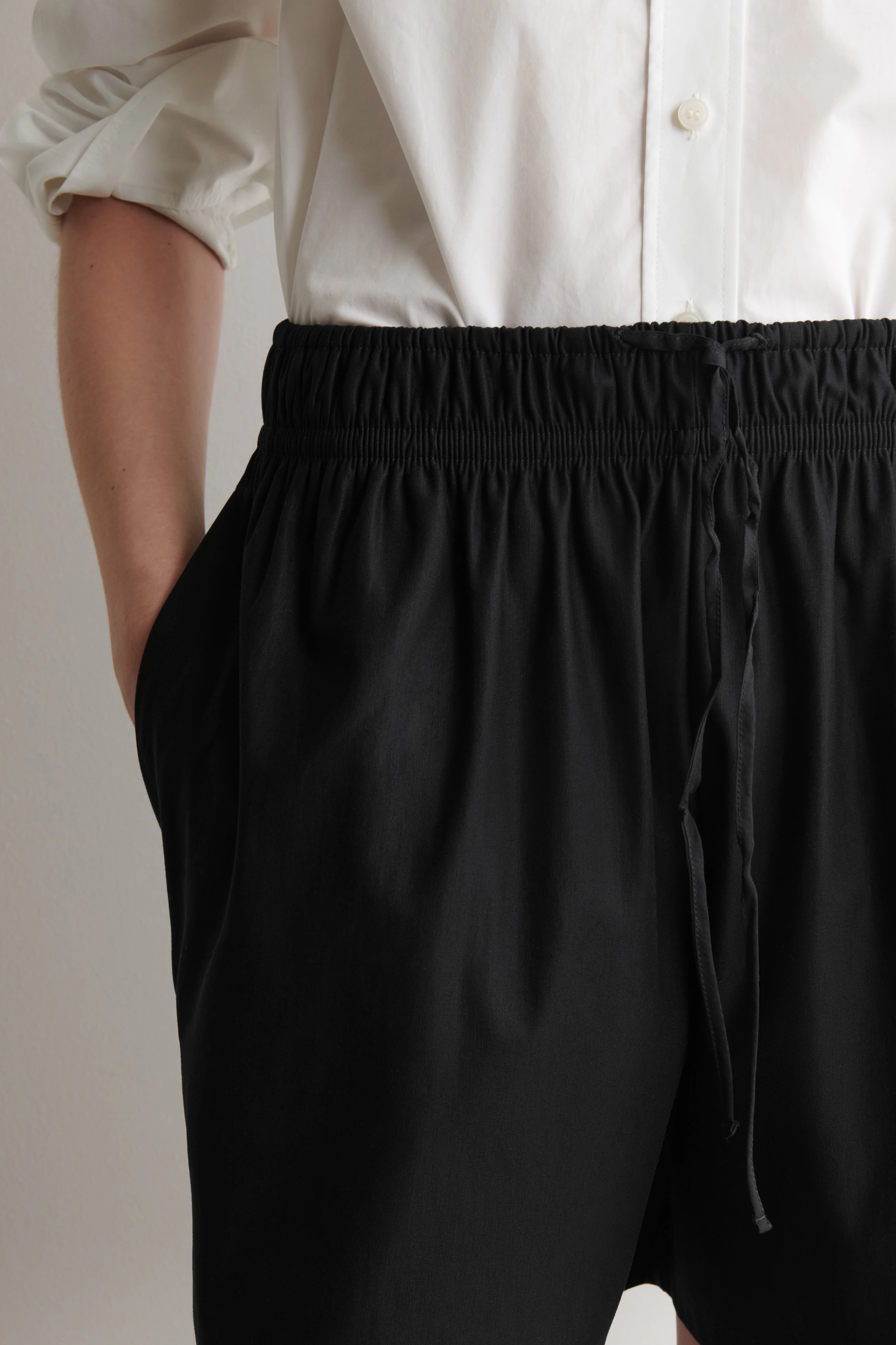 RUCHED-WAIST SHORTS - 3