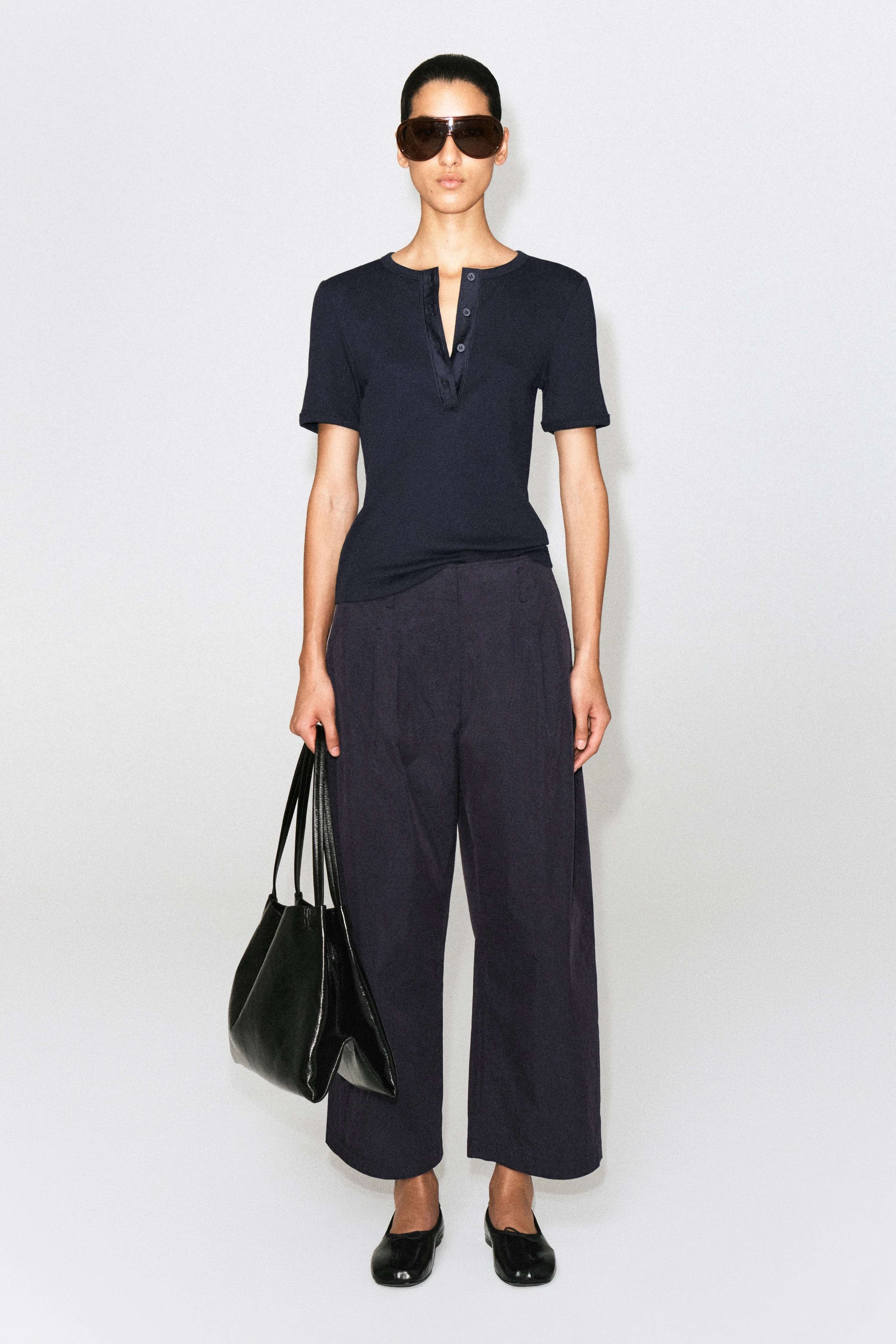 PLEATED COTTON BARREL-LEG TROUSERS - 4