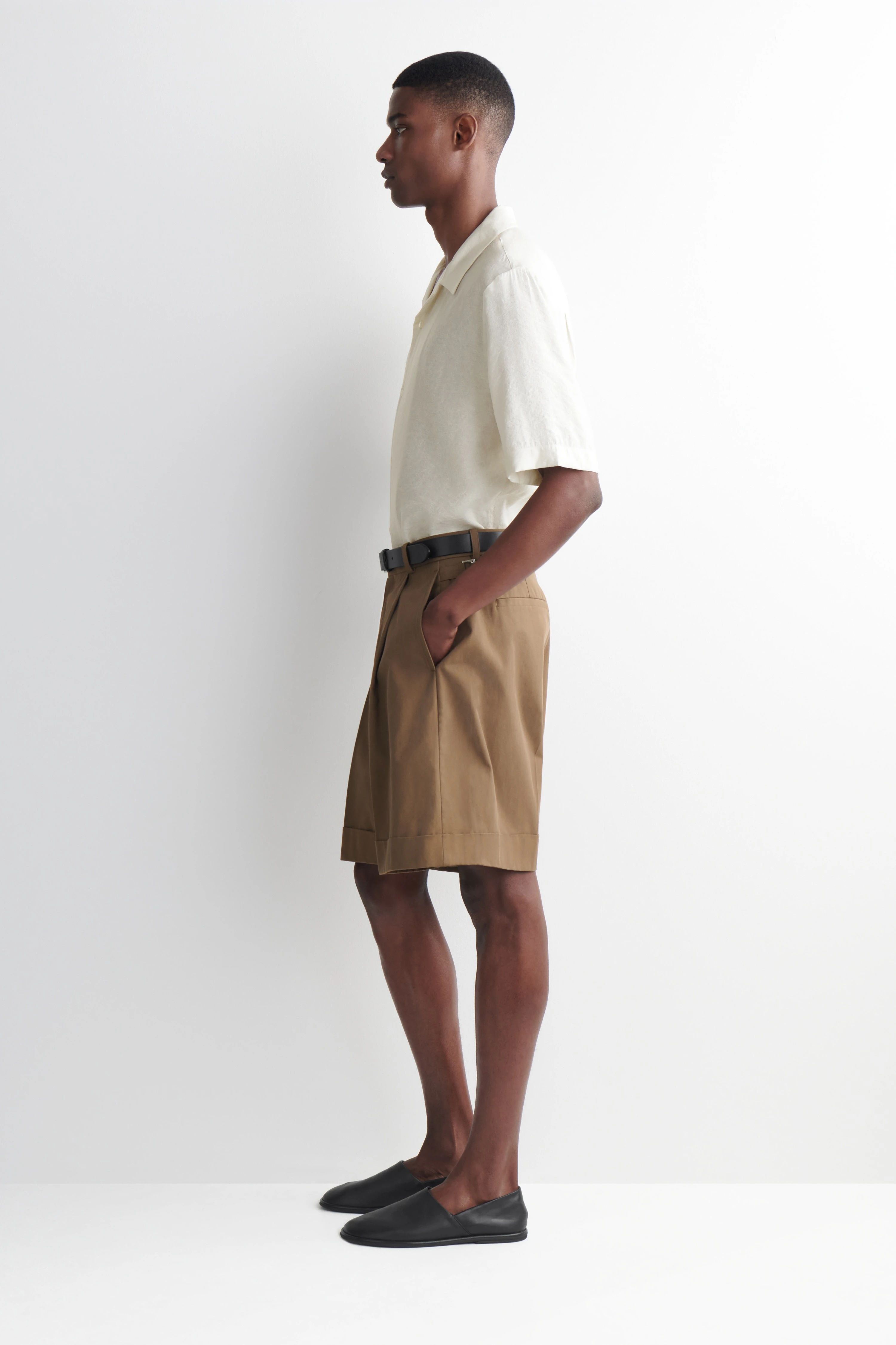 PLEATED TURN-UP COTTON CHINO SHORTS