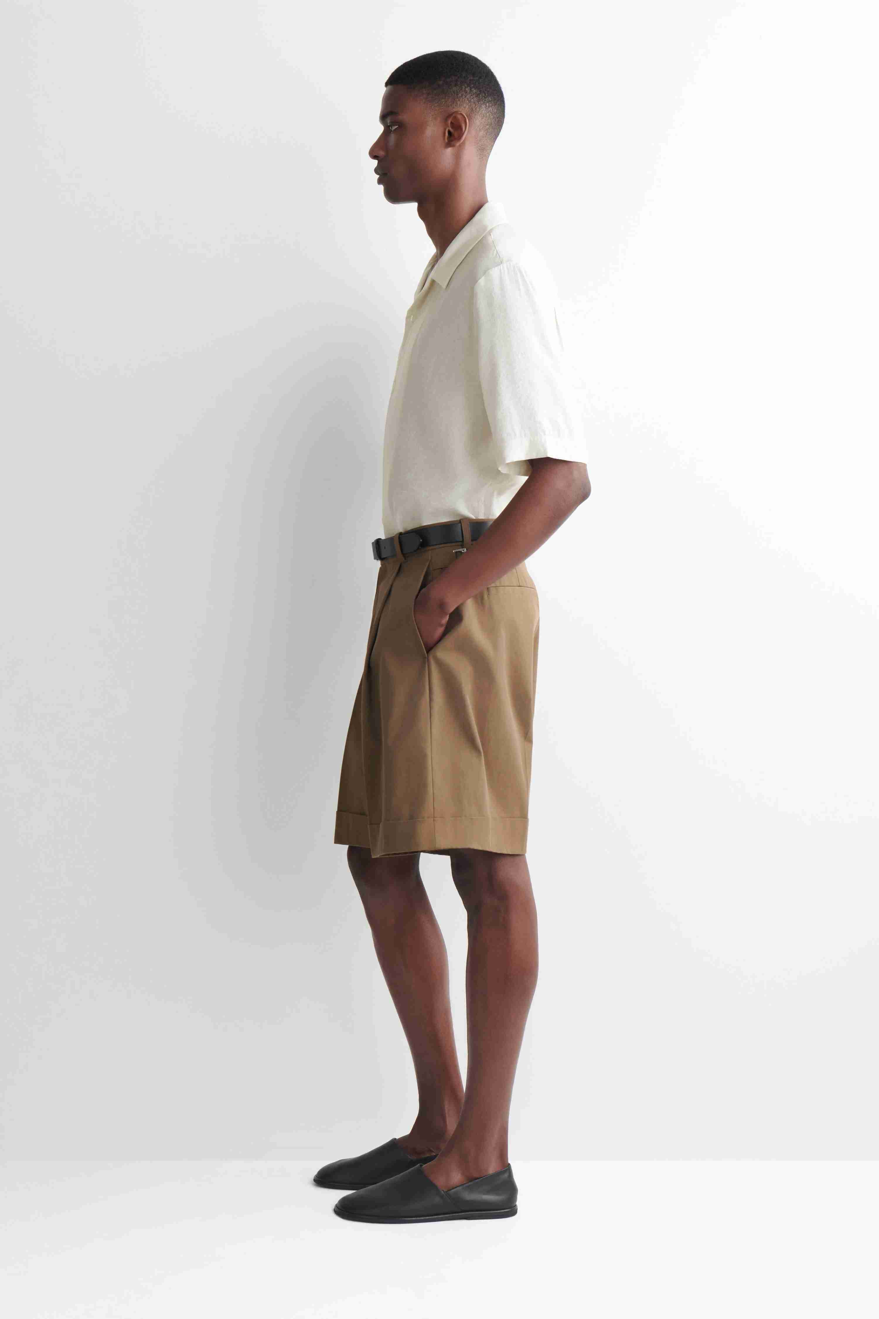 PLEATED TURN-UP COTTON CHINO SHORTS - 2