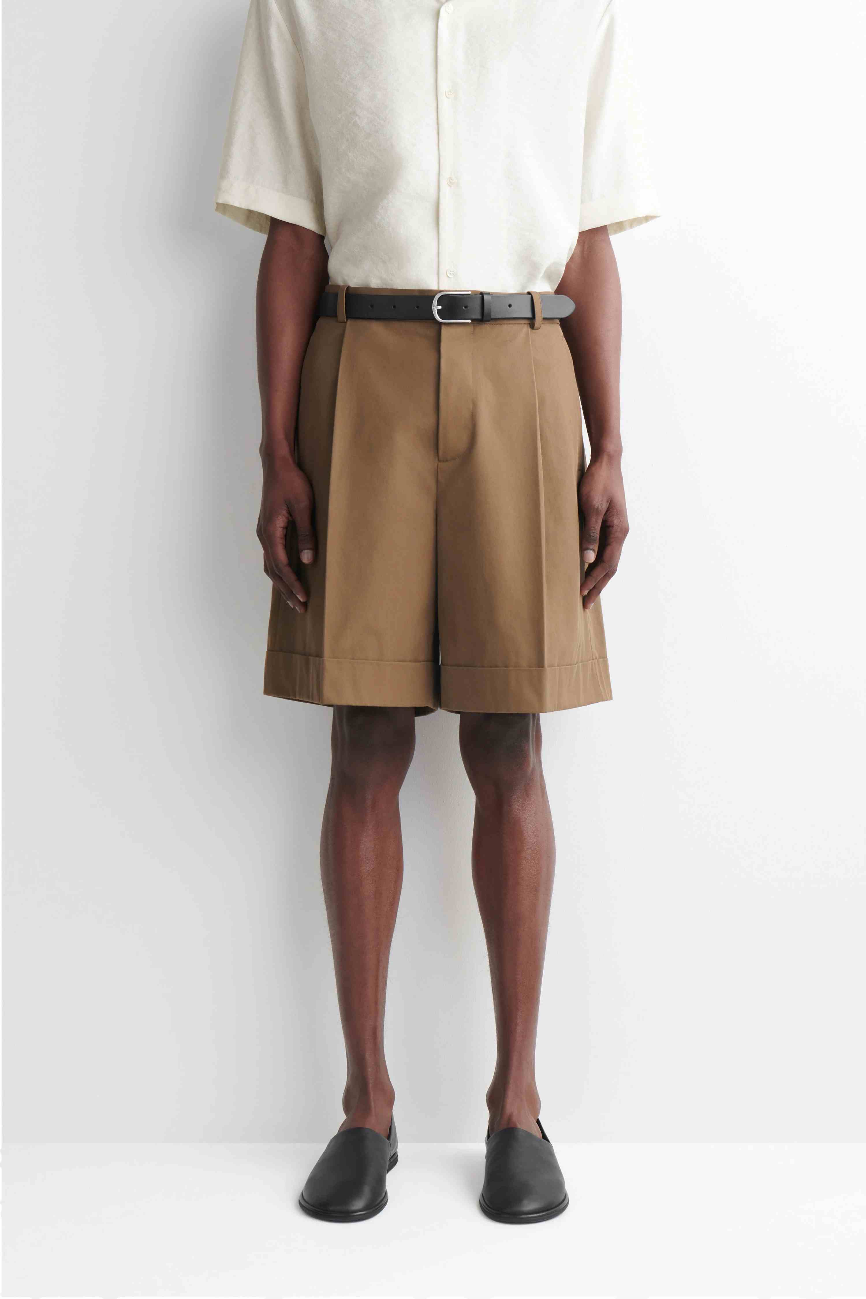 PLEATED TURN-UP COTTON CHINO SHORTS - 4