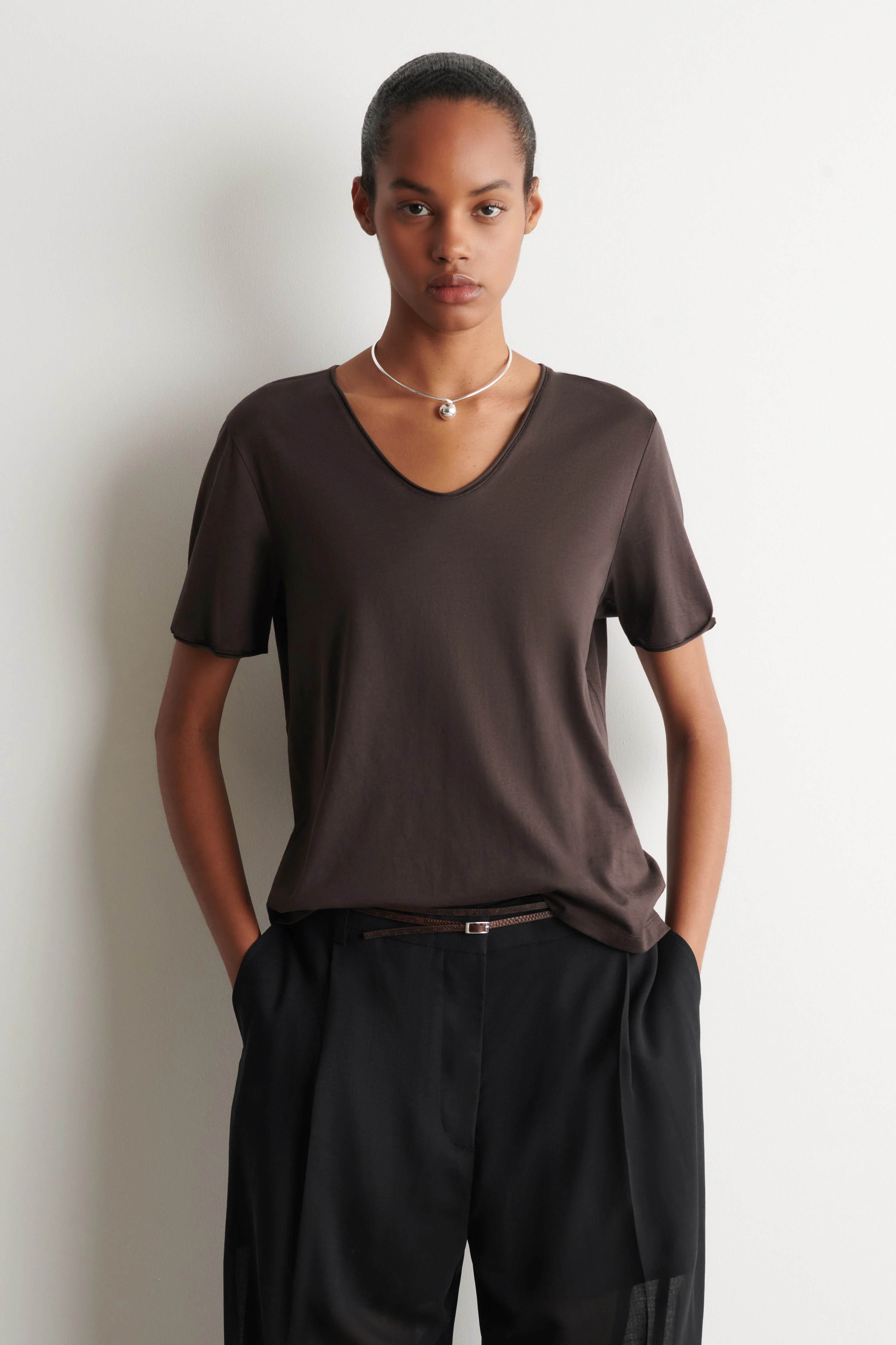 U-NECK LIGHTWEIGHT COTTON T-SHIRT - 1