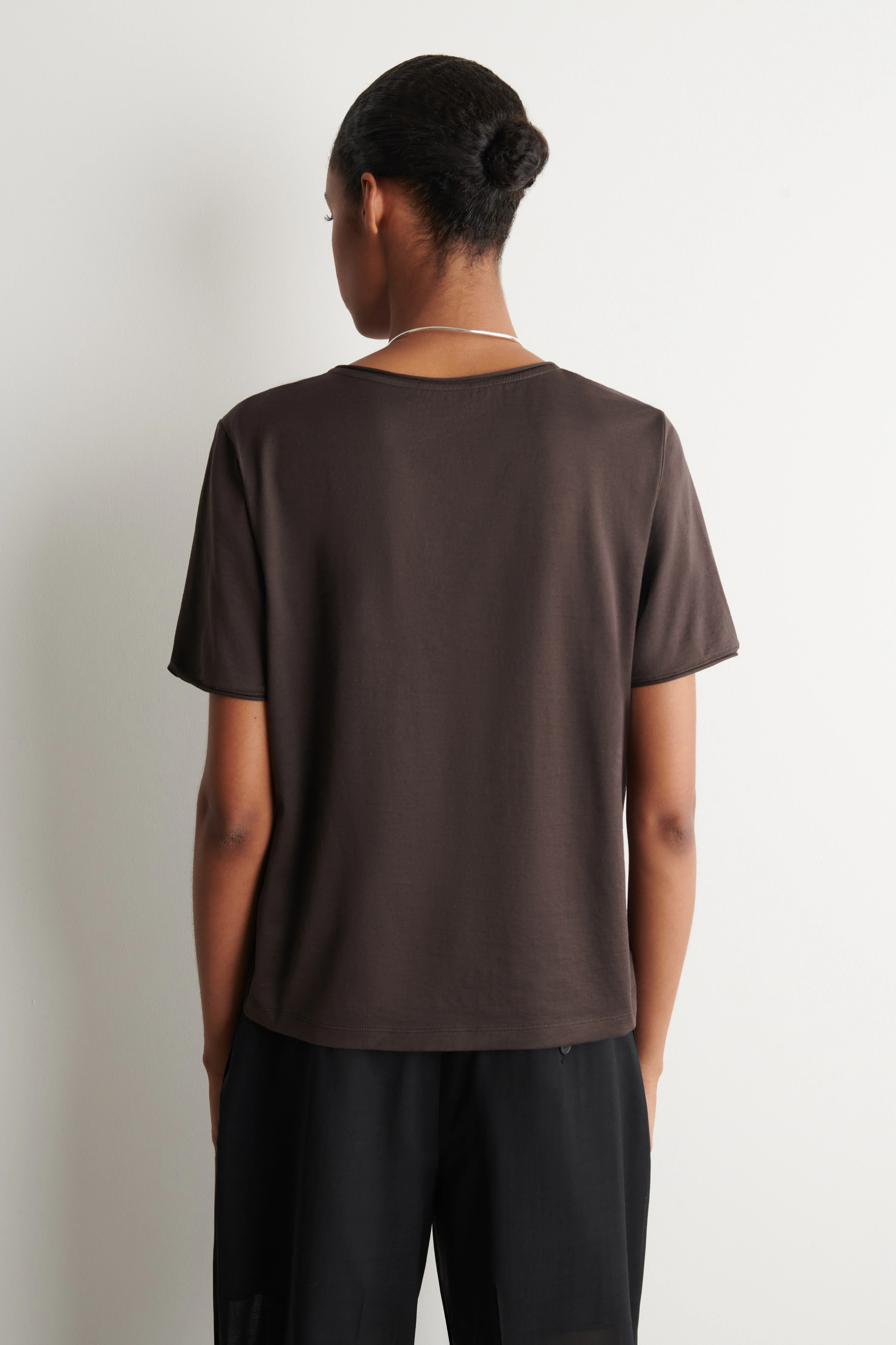 U-NECK LIGHTWEIGHT COTTON T-SHIRT - 2