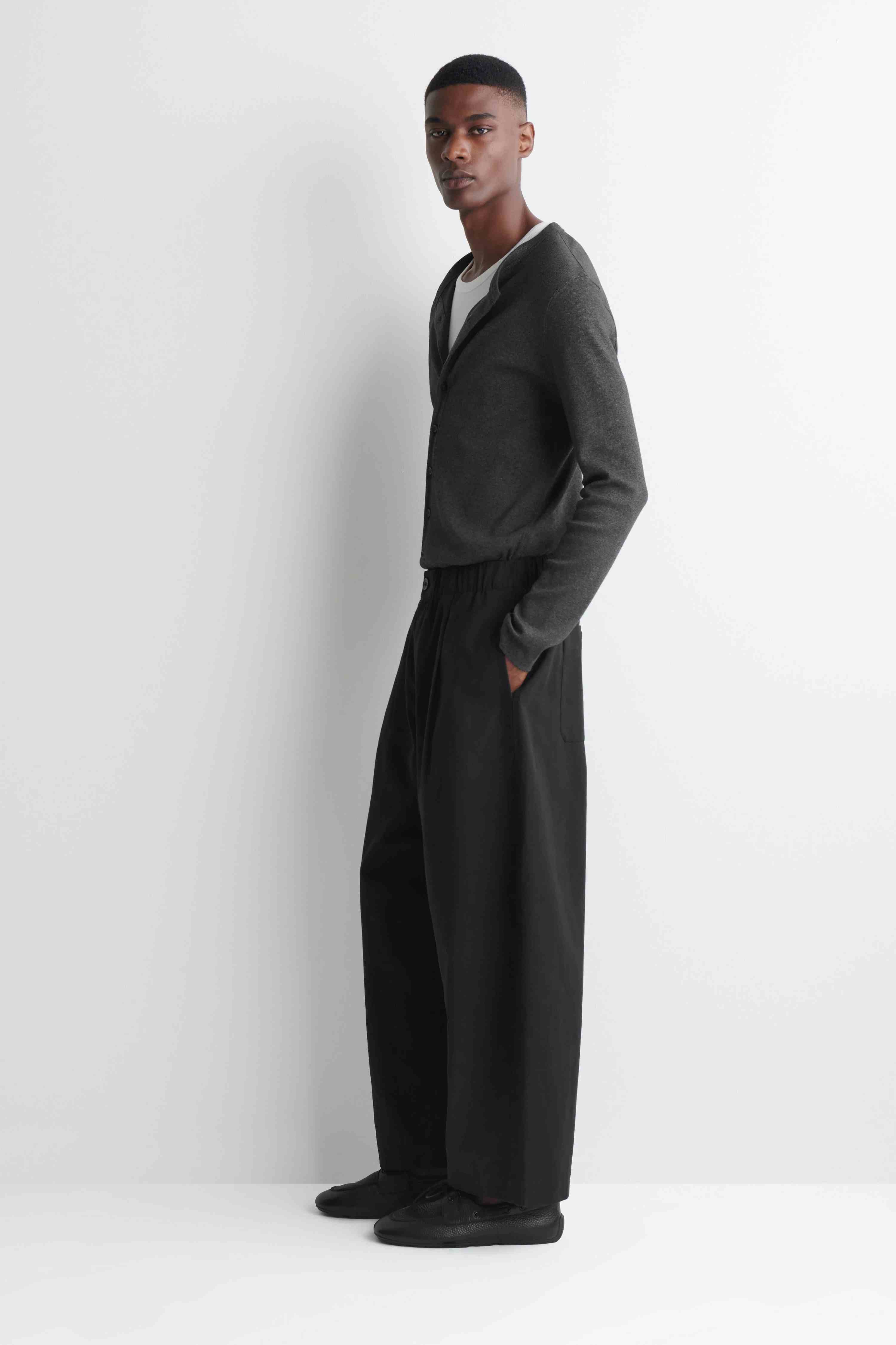 PLEATED RELAXED-FIT BARREL-LEG TROUSERS - 4