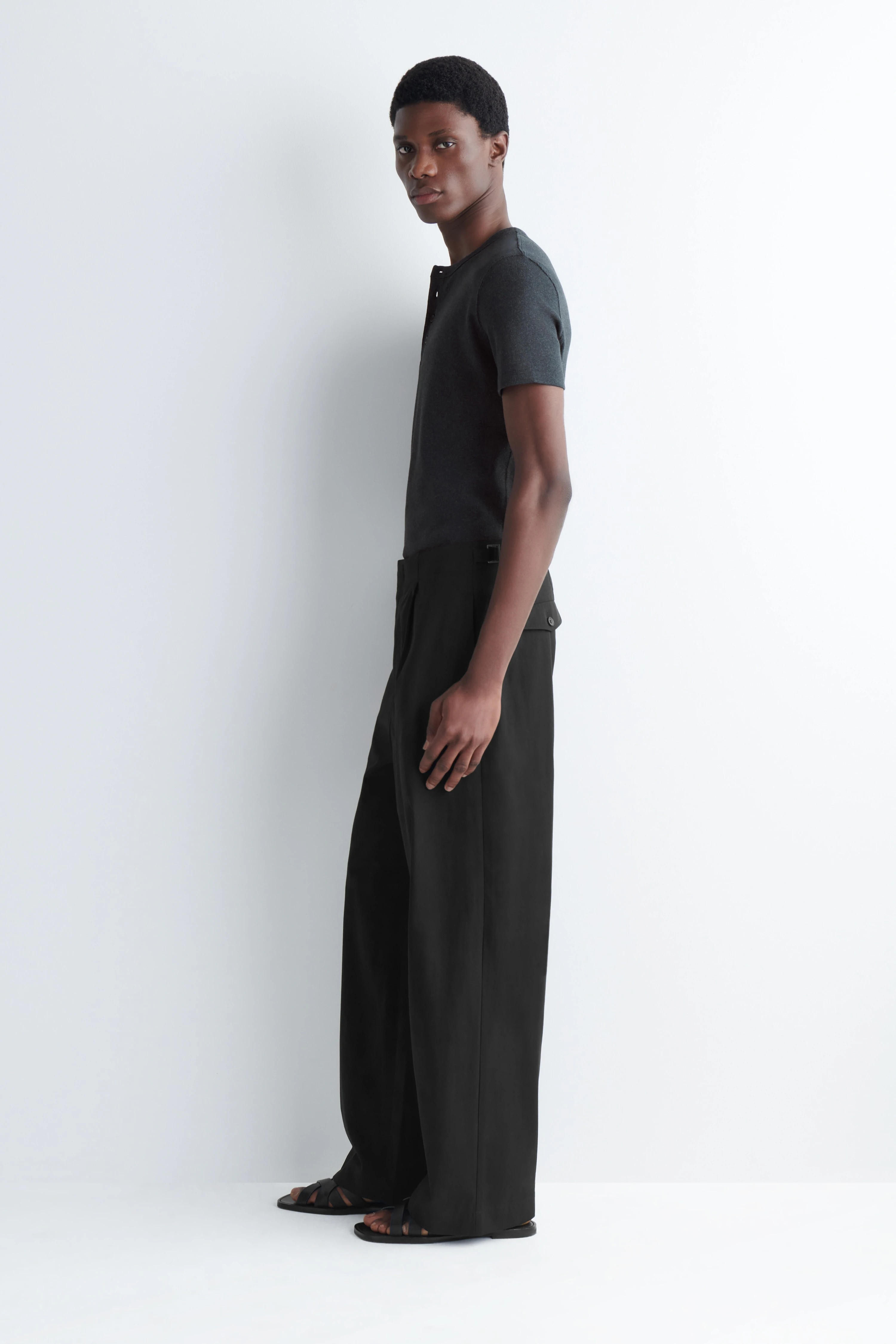 POCKET-DETAIL RELAXED-FIT WIDE-LEG TROUSERS - 3
