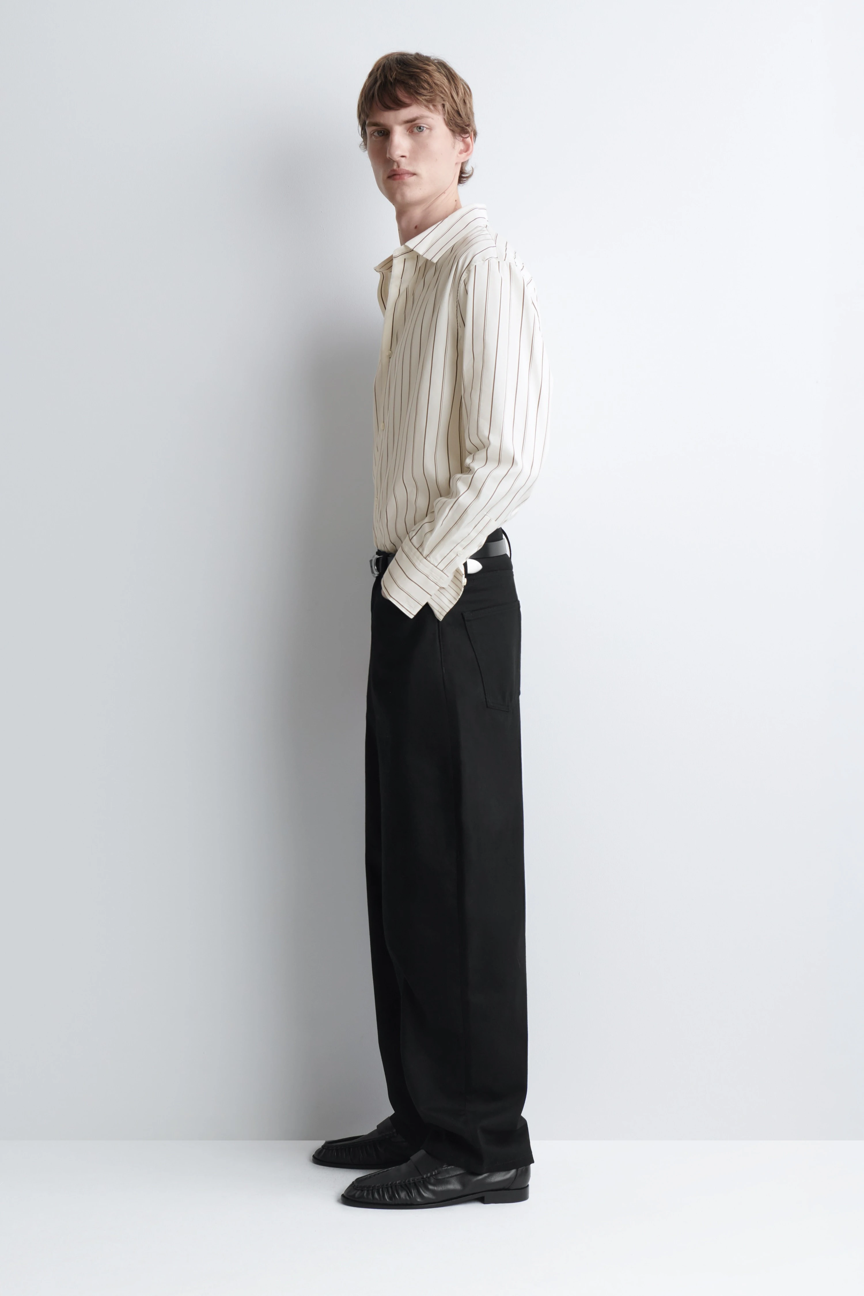 MALLOW RELAXED-FIT BARREL-LEG JEANS - 3