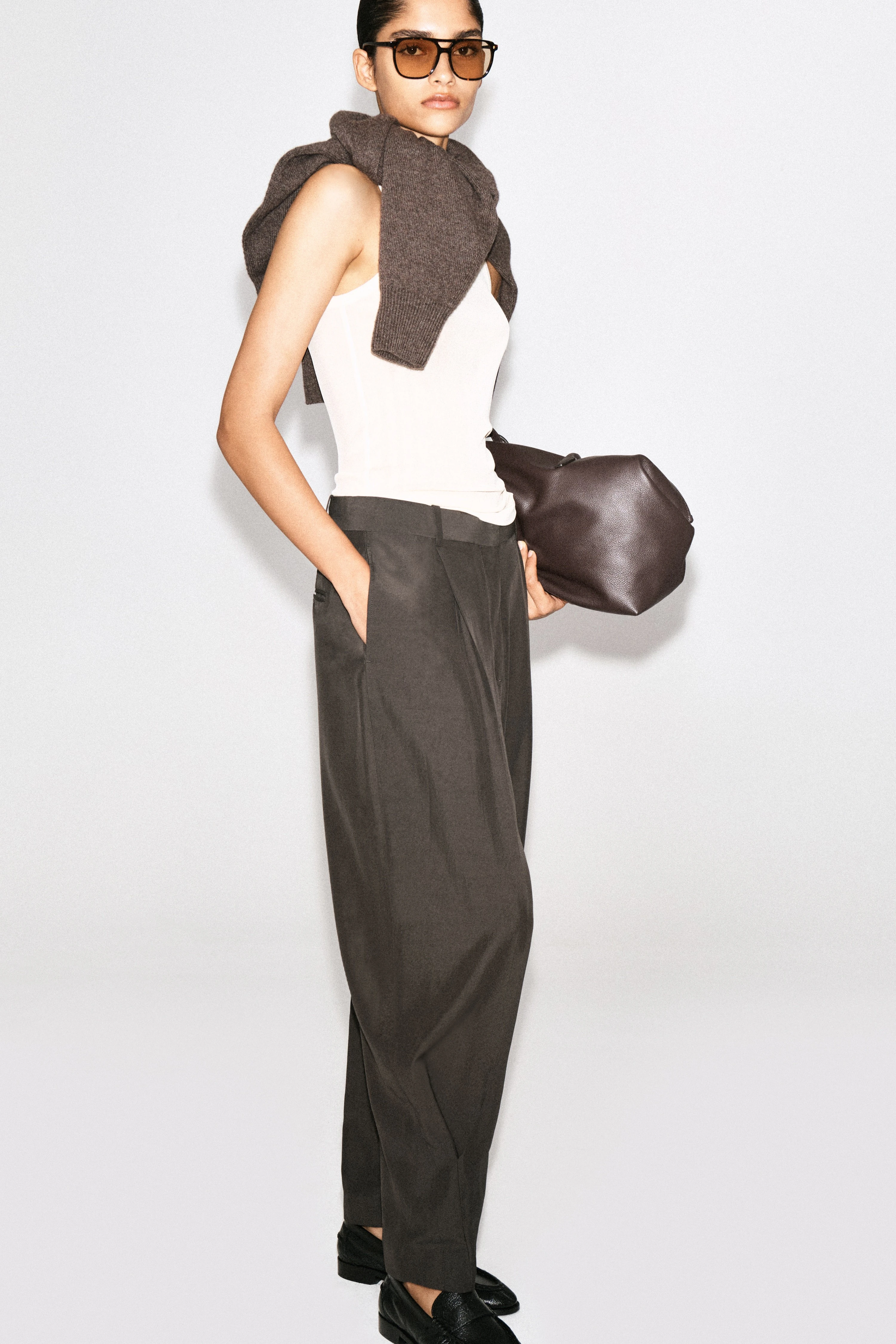 PLEATED BALLOON-LEG TROUSERS - 4
