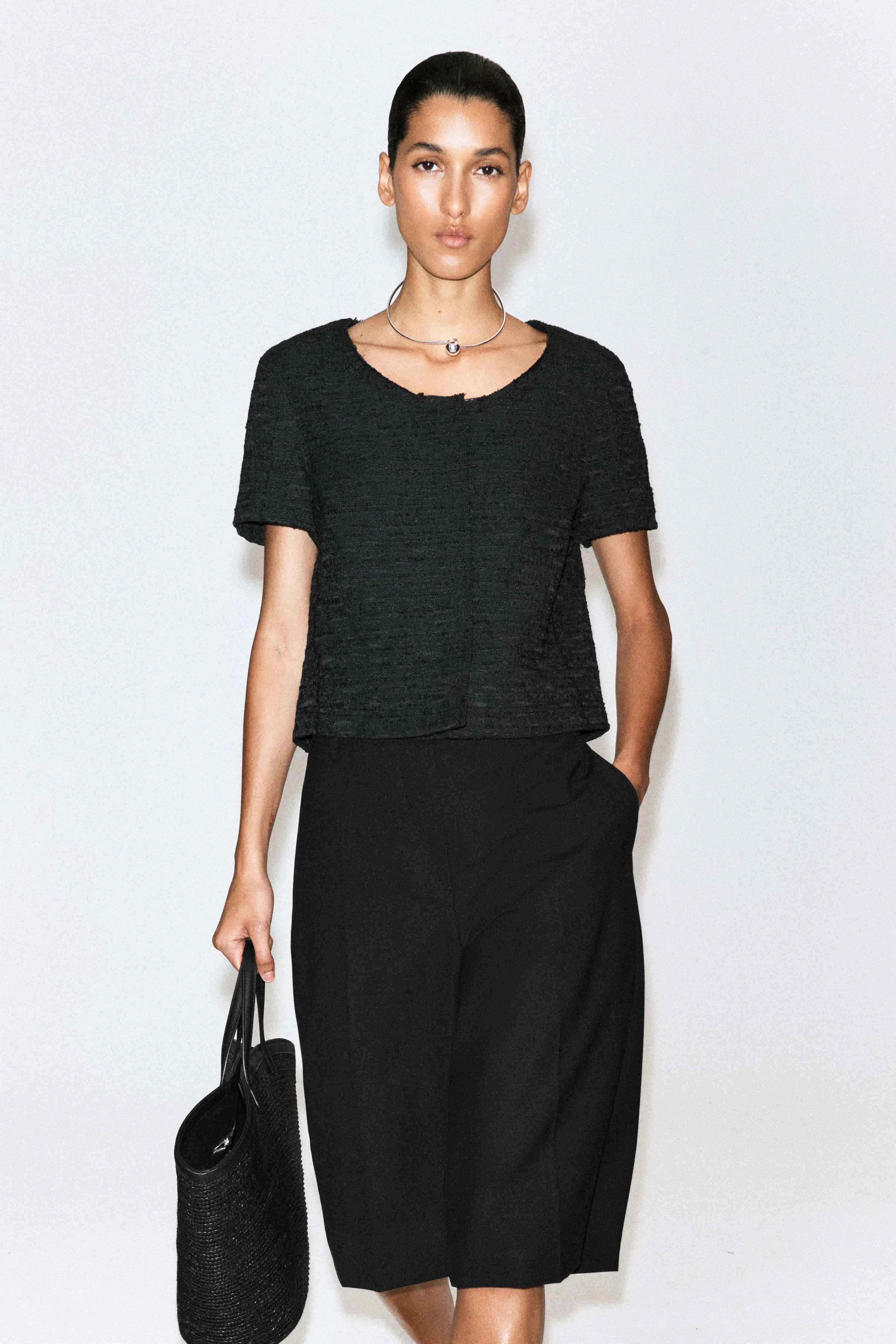 TEXTURED SHORT-SLEEVED TOP - 1