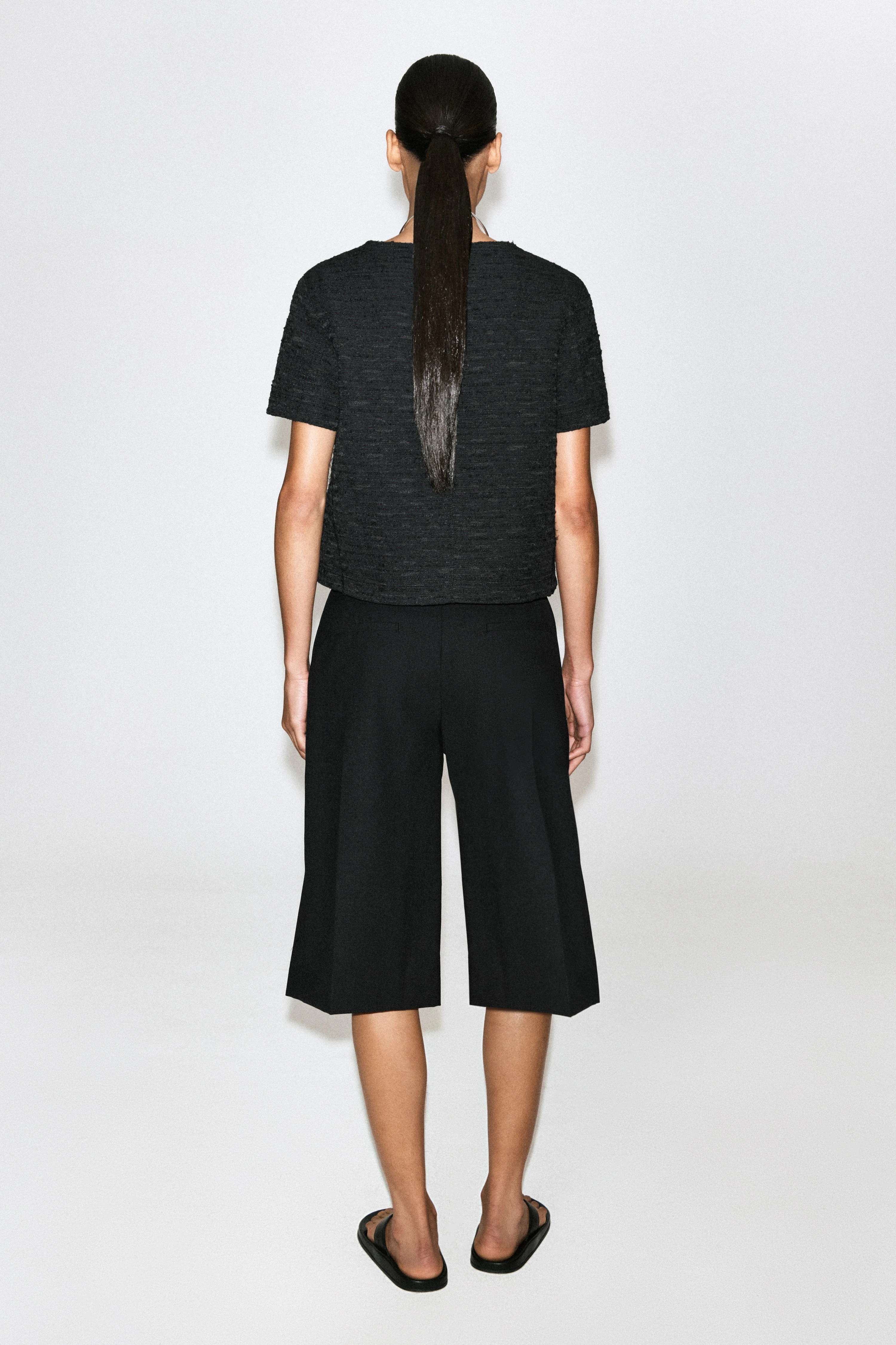 TEXTURED SHORT-SLEEVED TOP - 2