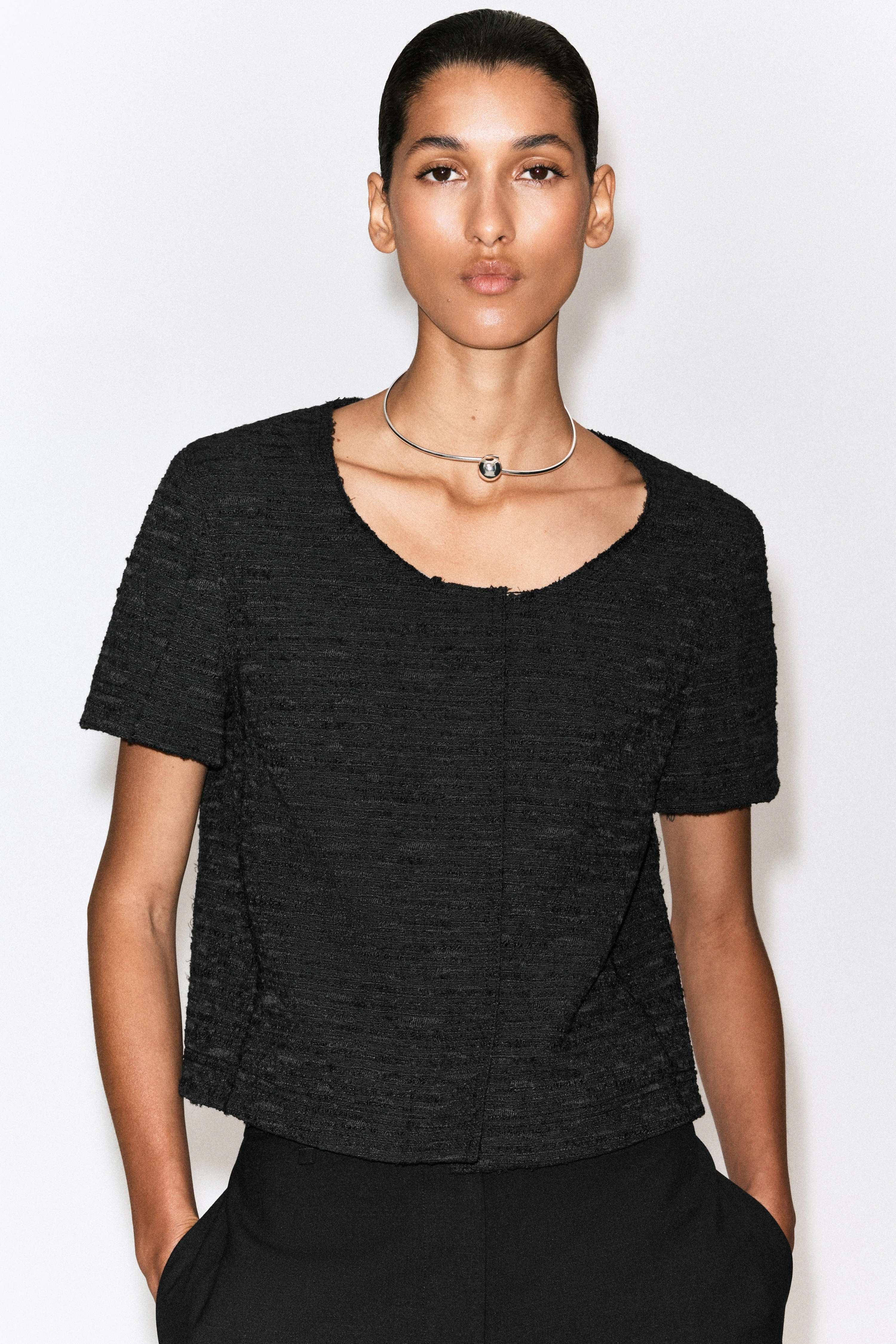 TEXTURED SHORT-SLEEVED TOP - 6
