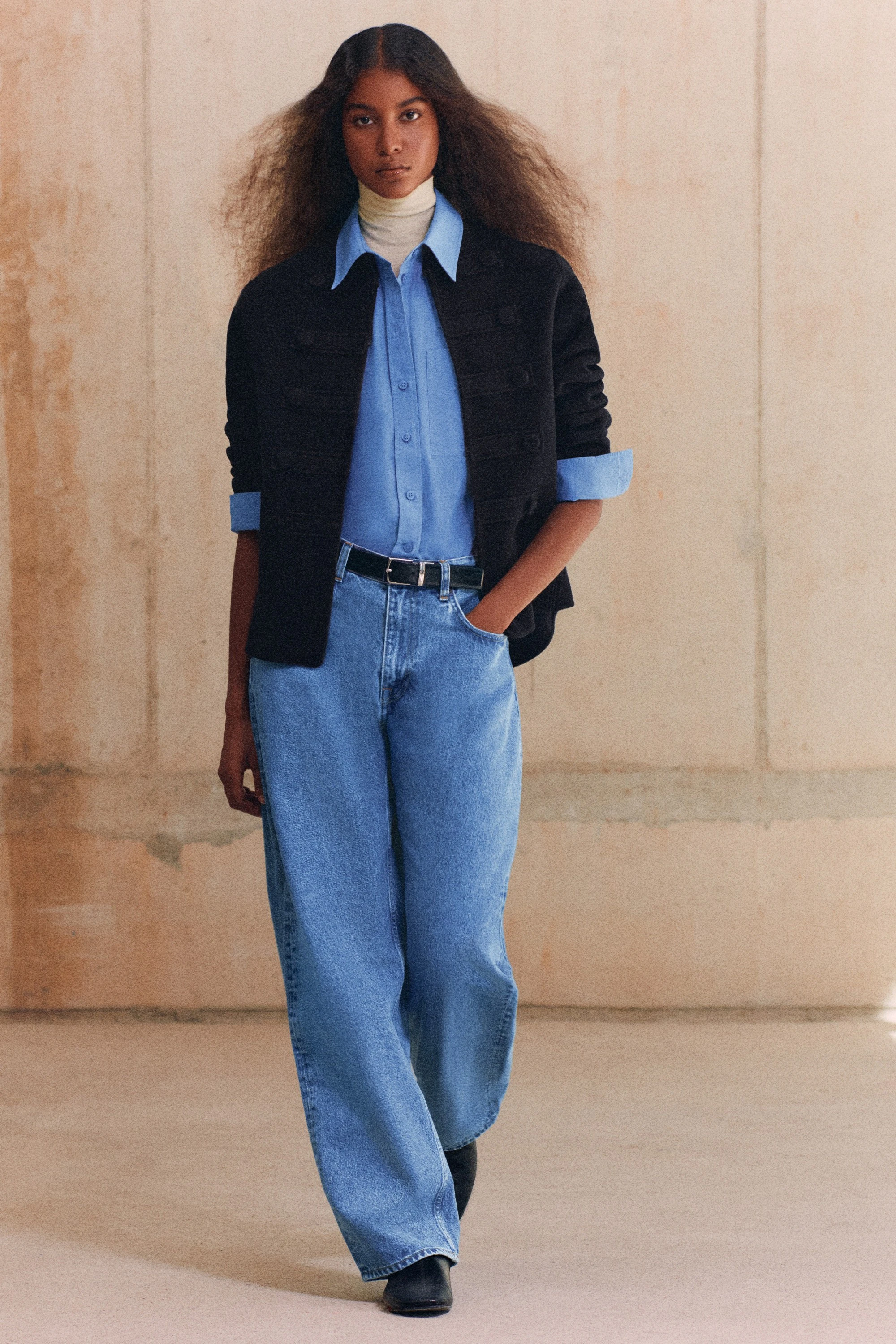 INLET CURVED-LEG JEANS - 11