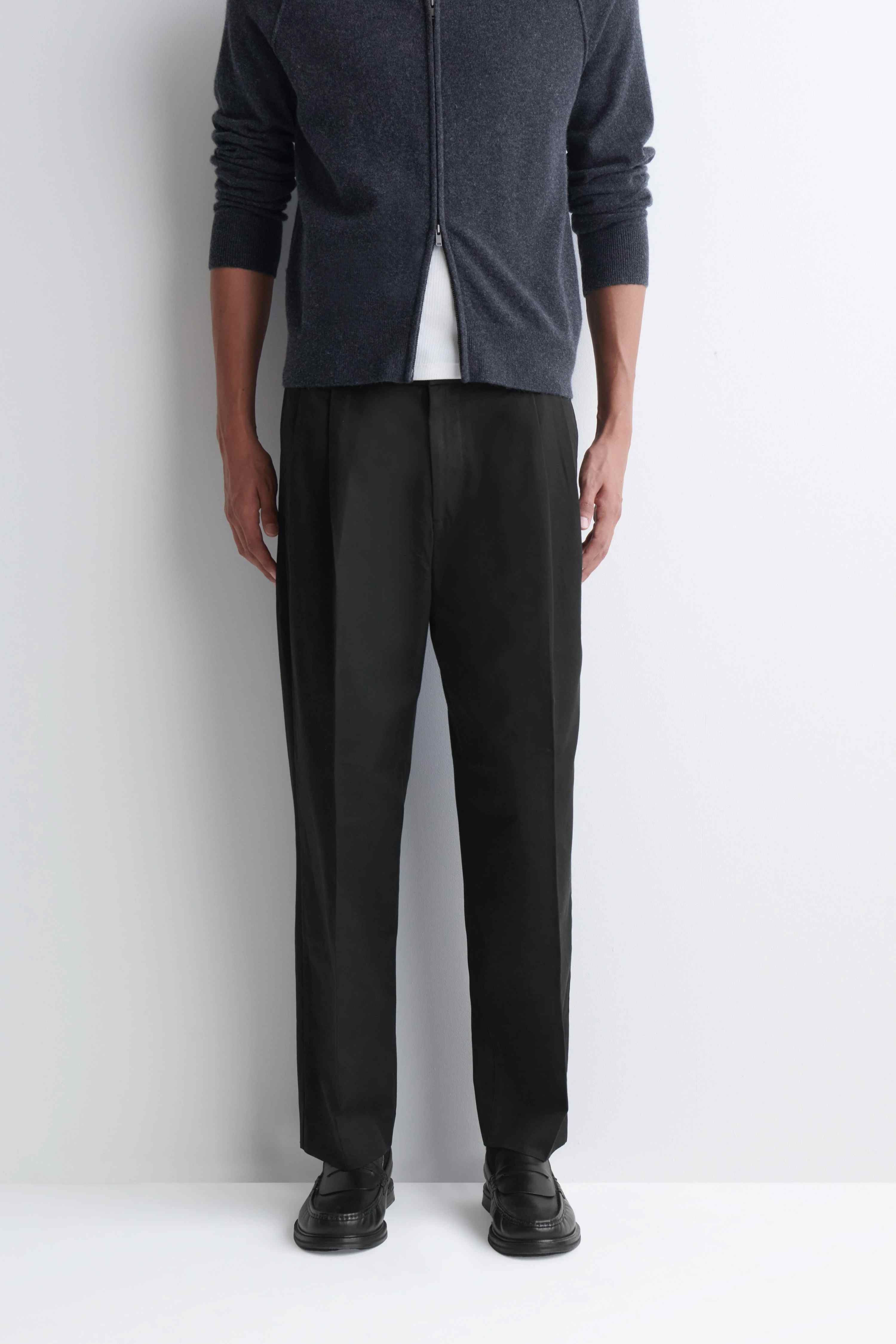 PLEATED RELAXED-FIT TAPERED TROUSERS - 4