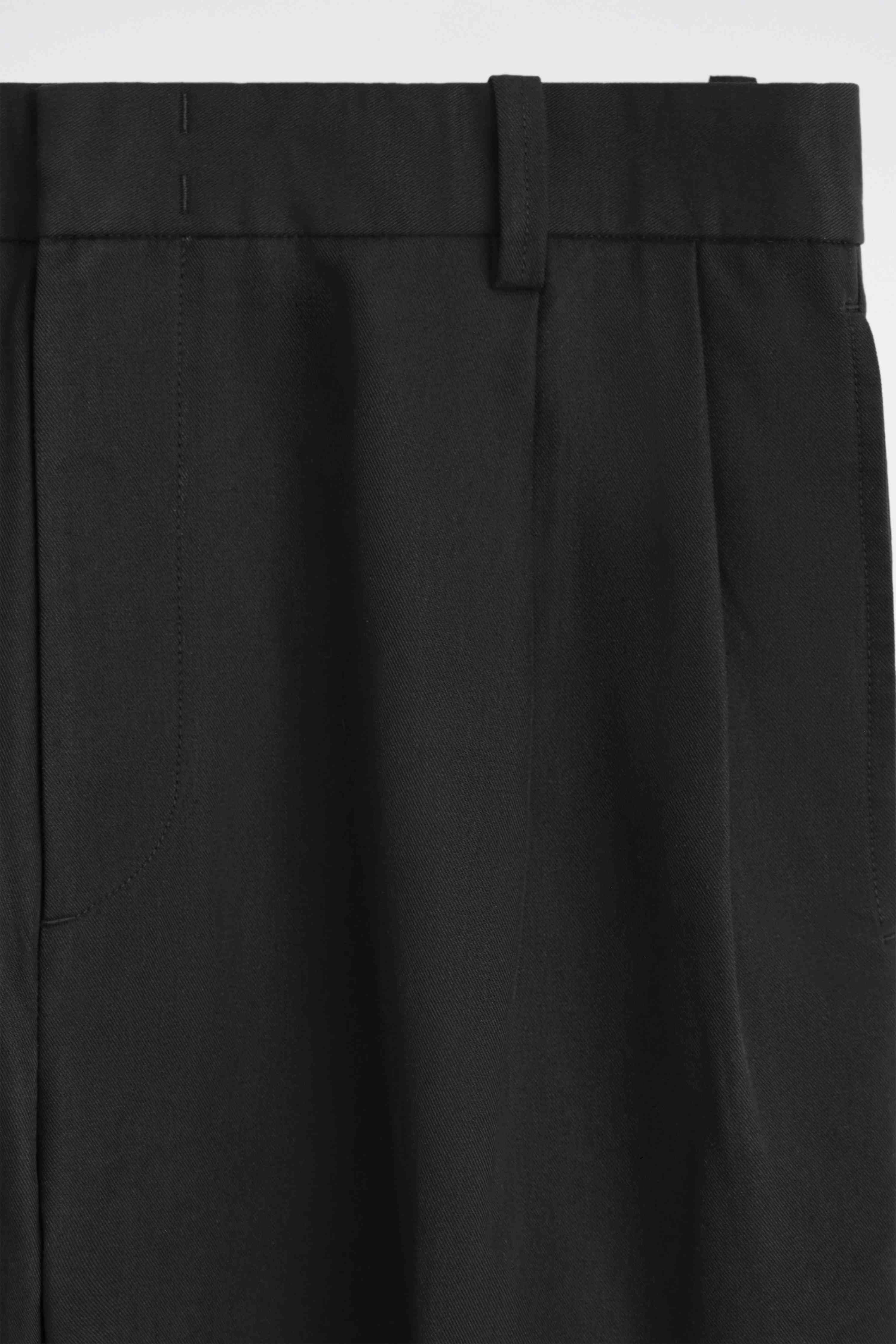 PLEATED RELAXED-FIT TAPERED TROUSERS - 7