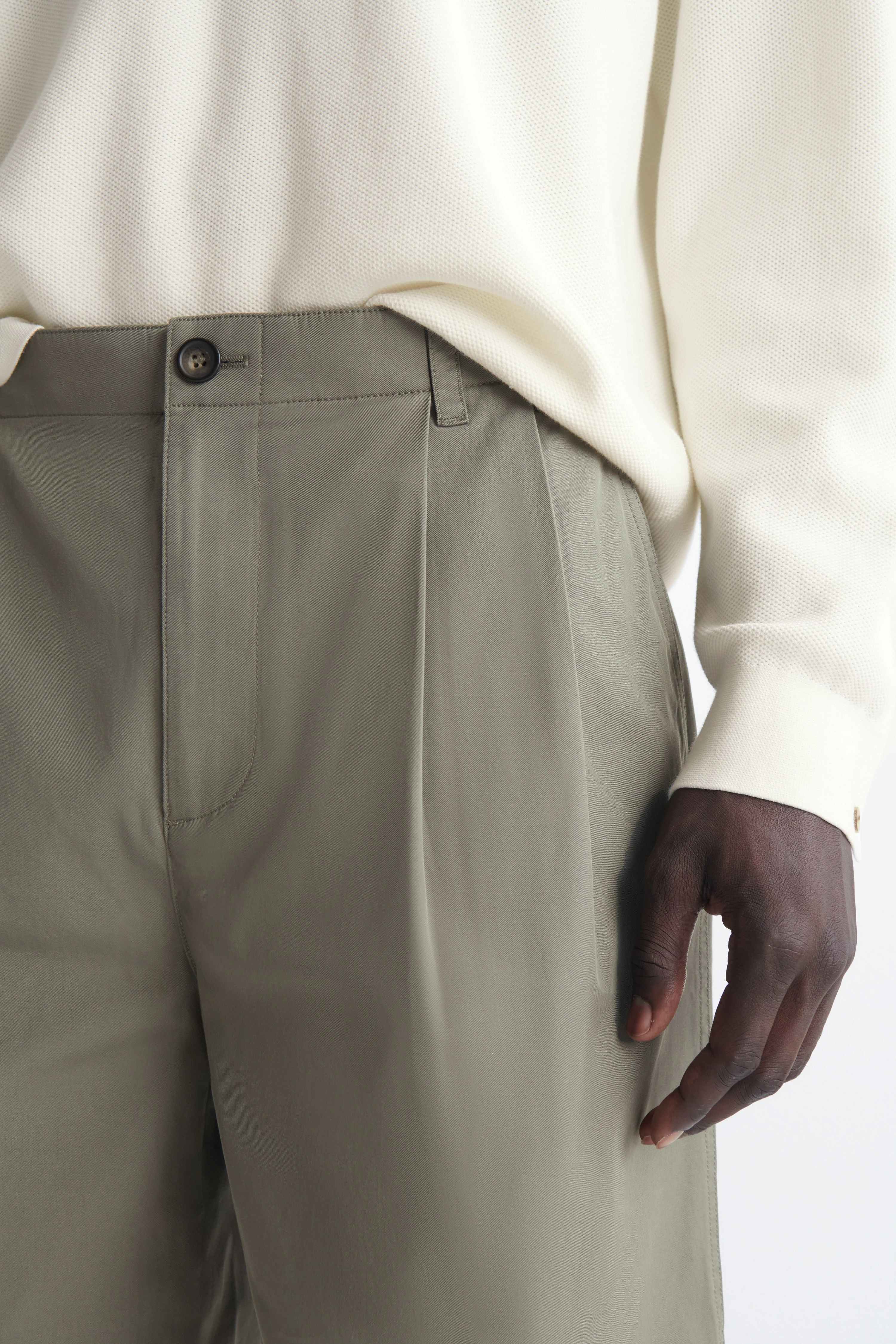 TAILORED PLEATED COTTON SHORTS - 4