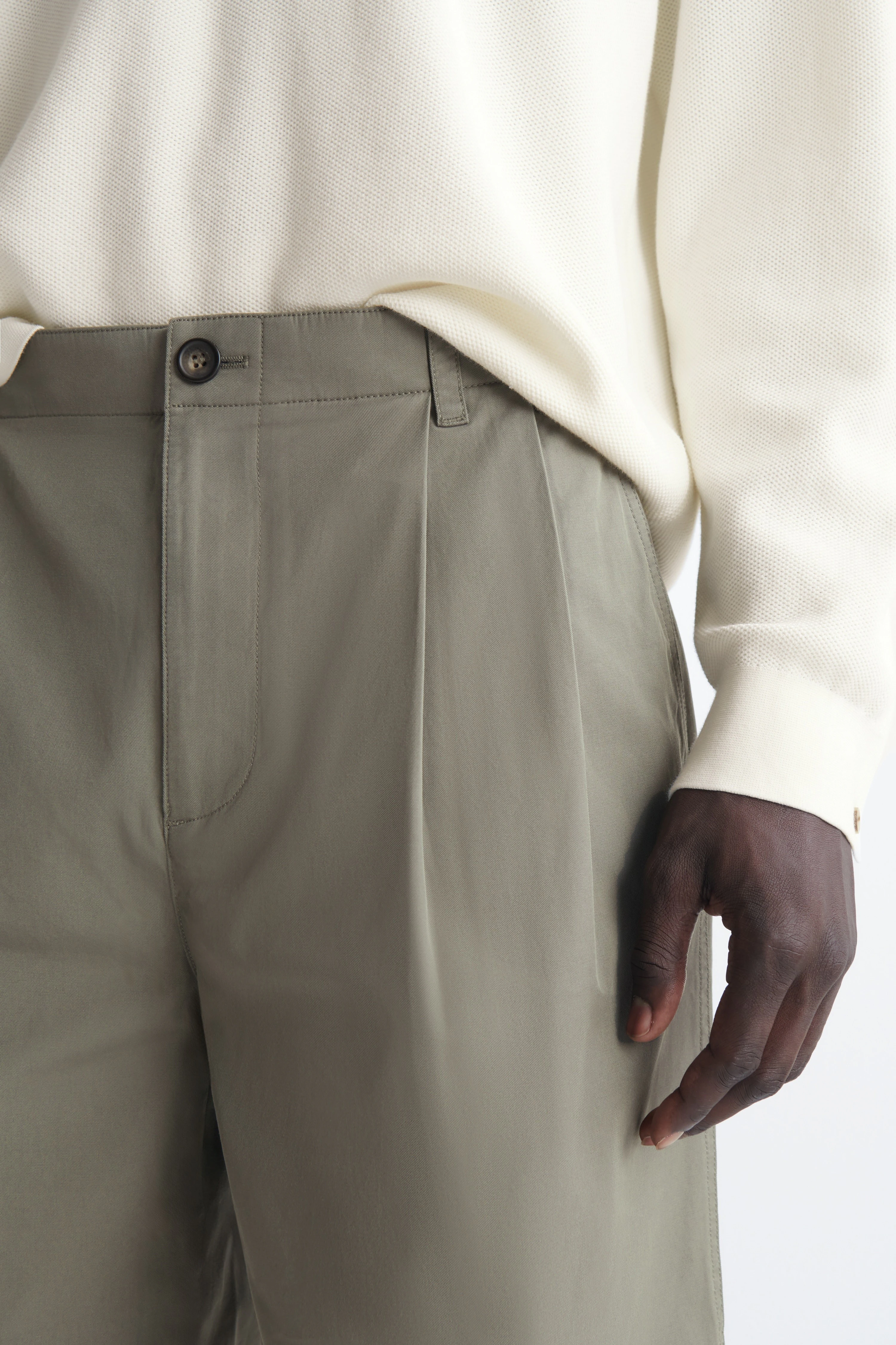 TAILORED PLEATED COTTON SHORTS - 4