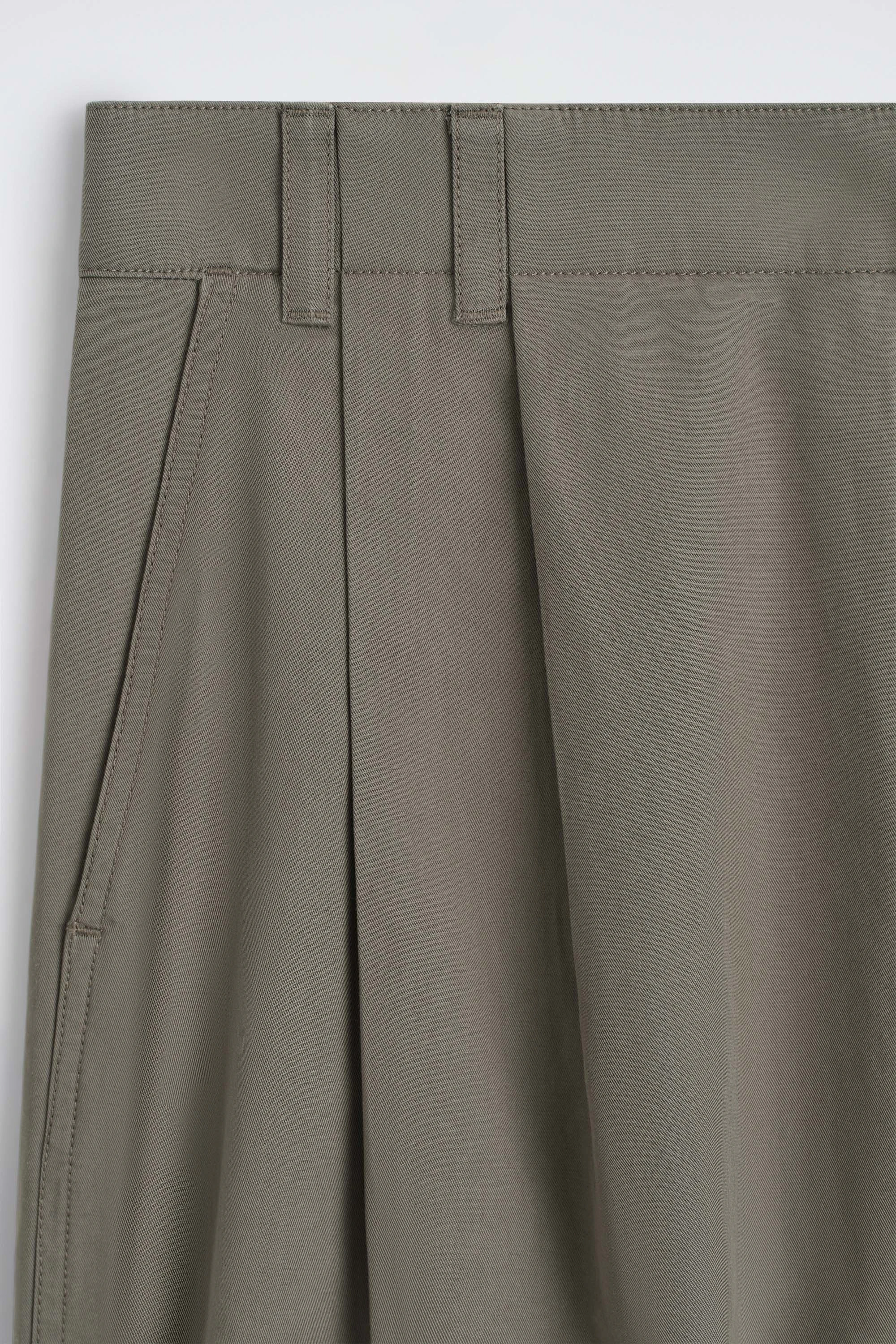 TAILORED PLEATED COTTON SHORTS - 6