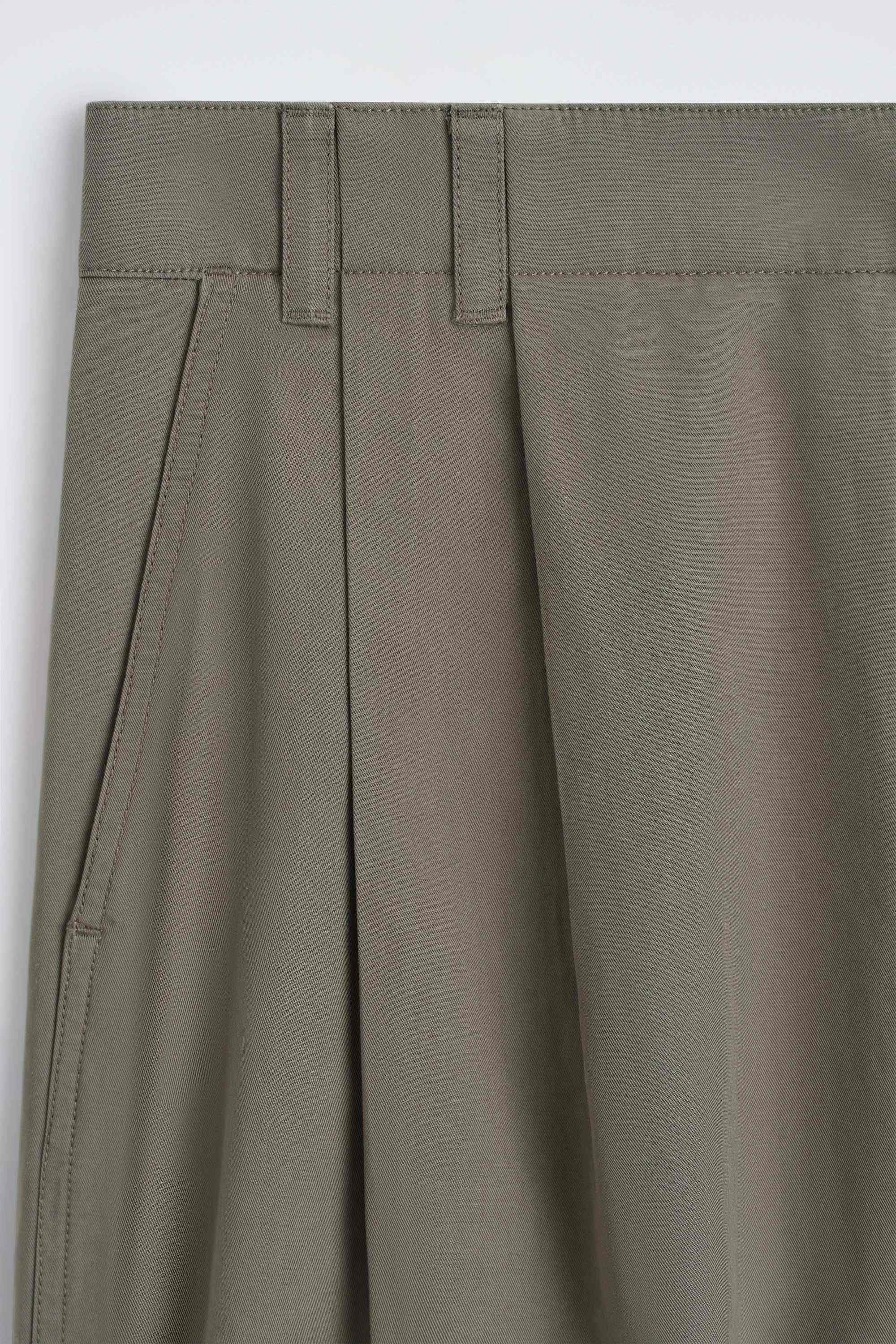 TAILORED PLEATED COTTON SHORTS - 6