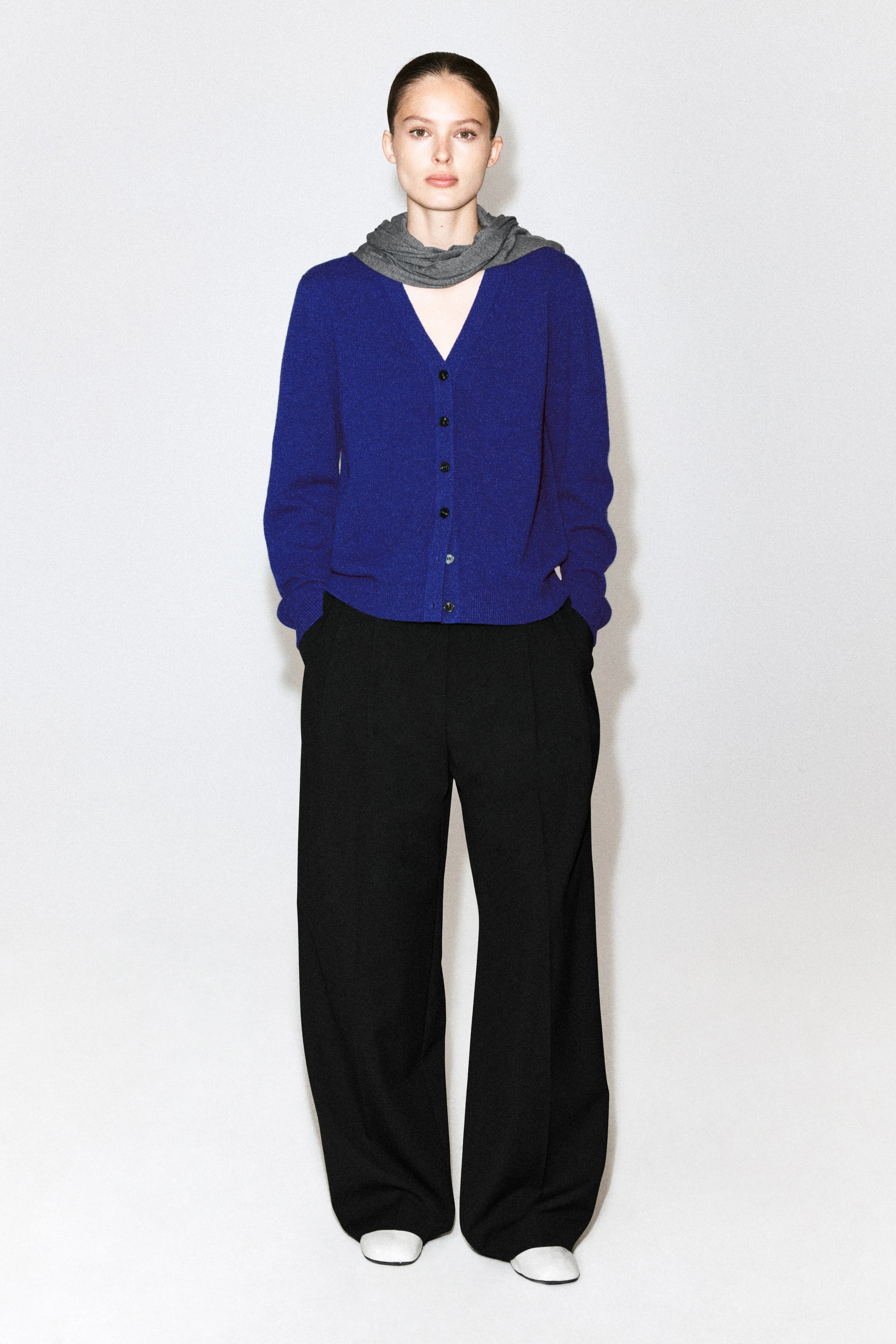 MERINO WOOL V-NECK CARDIGAN - 3